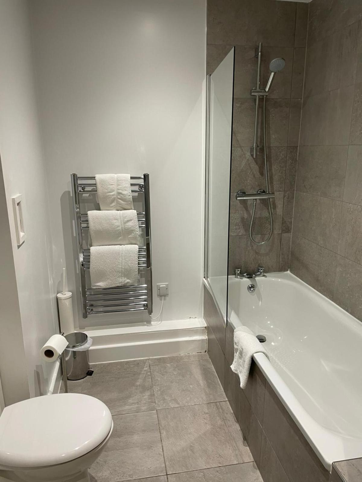 Central City Centre Quayside Apartments with Parking, Newcastle-Upon-Tyne