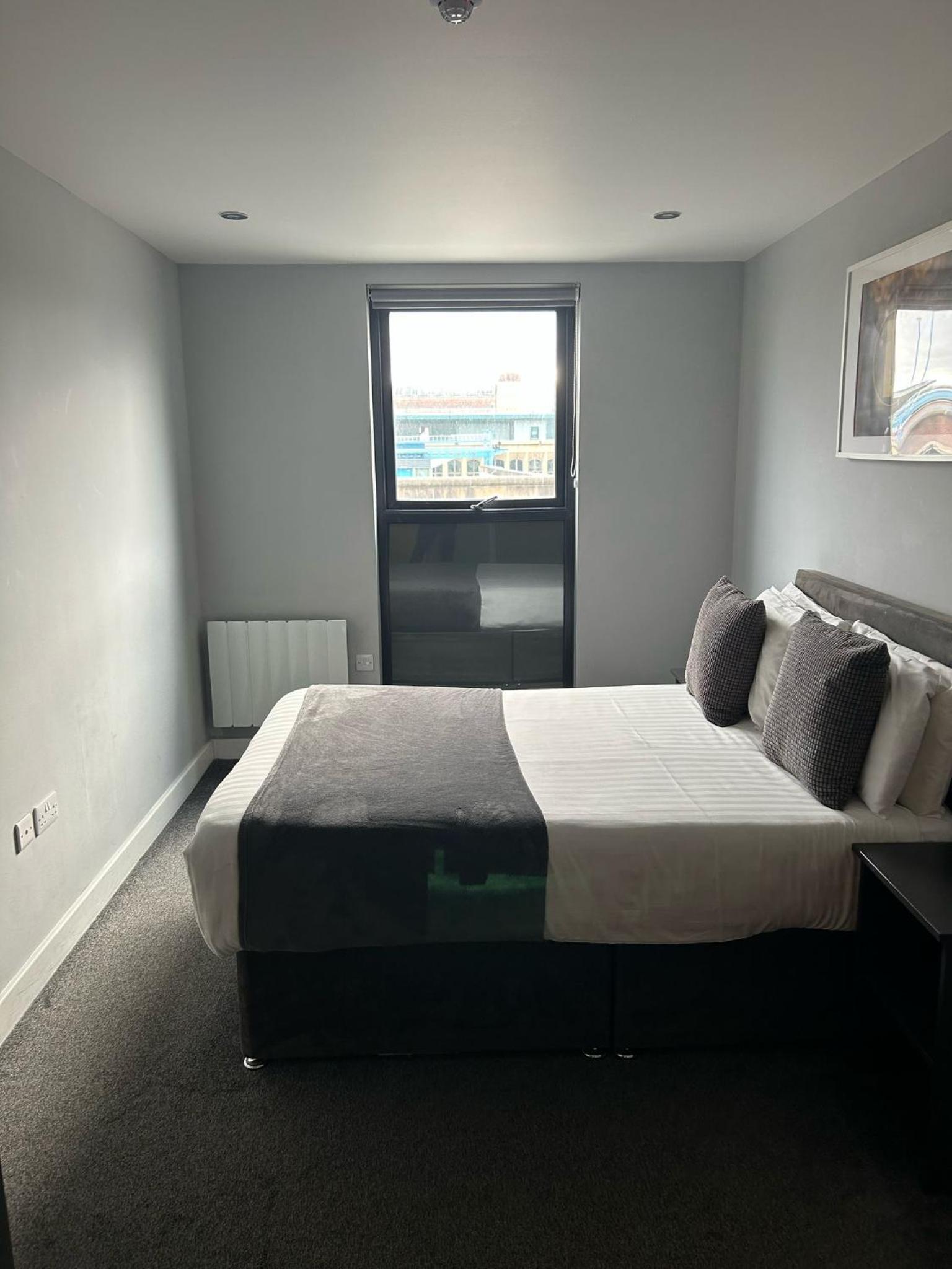 Central City Centre Quayside Apartments with Parking, Newcastle-Upon-Tyne