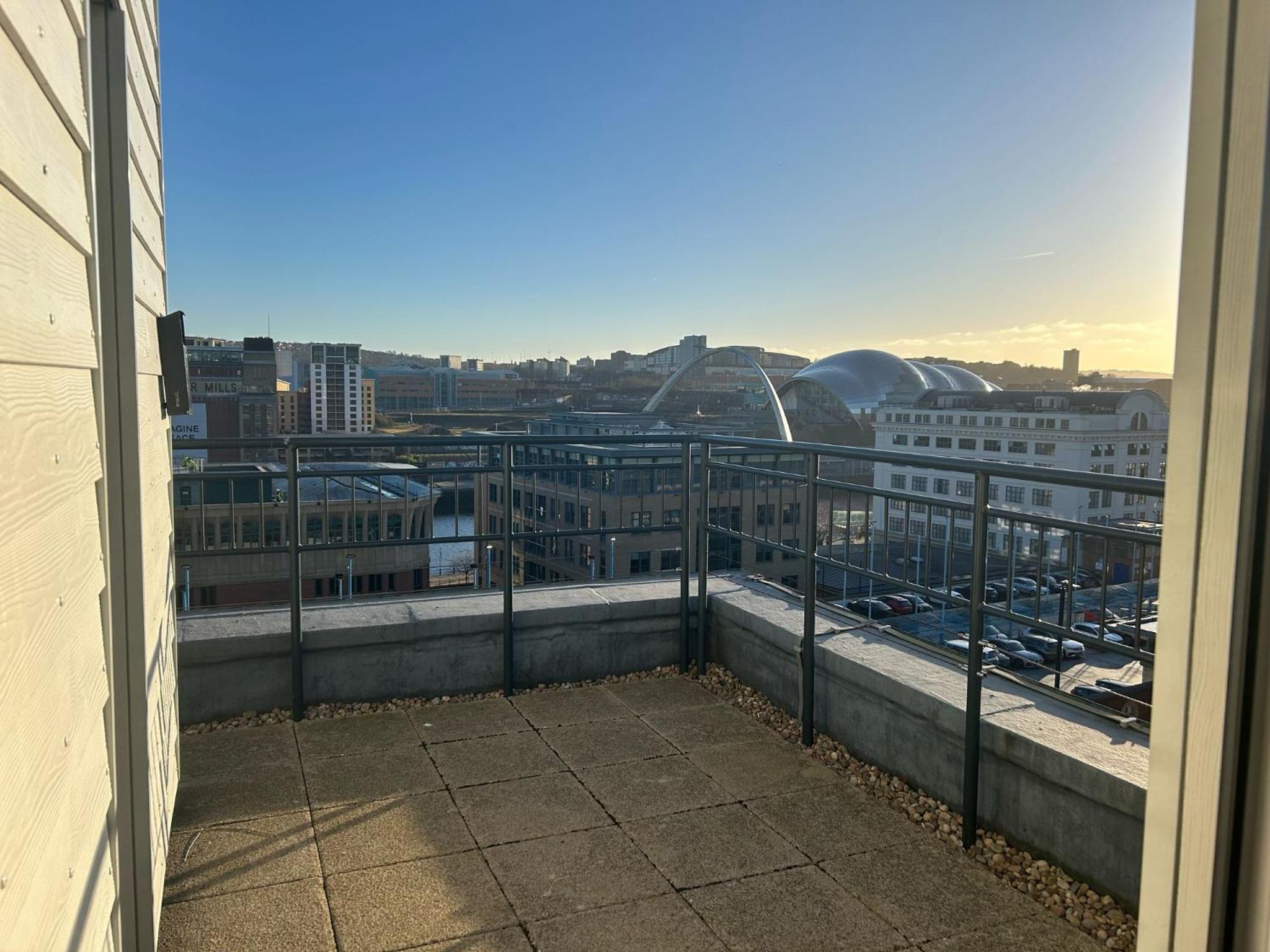 Central City Centre Quayside Apartments with Parking, Newcastle-Upon-Tyne
