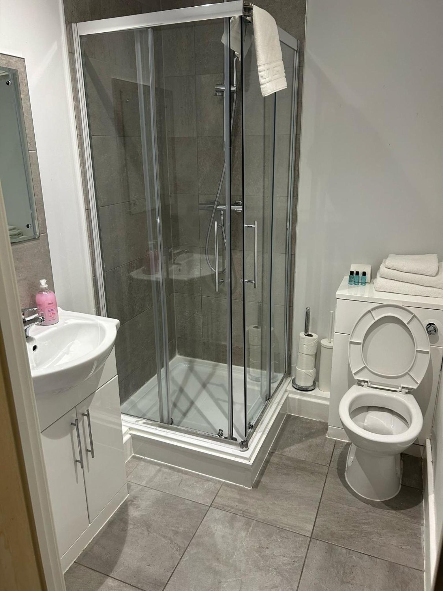 Central City Centre Quayside Apartments with Parking, Newcastle-Upon-Tyne