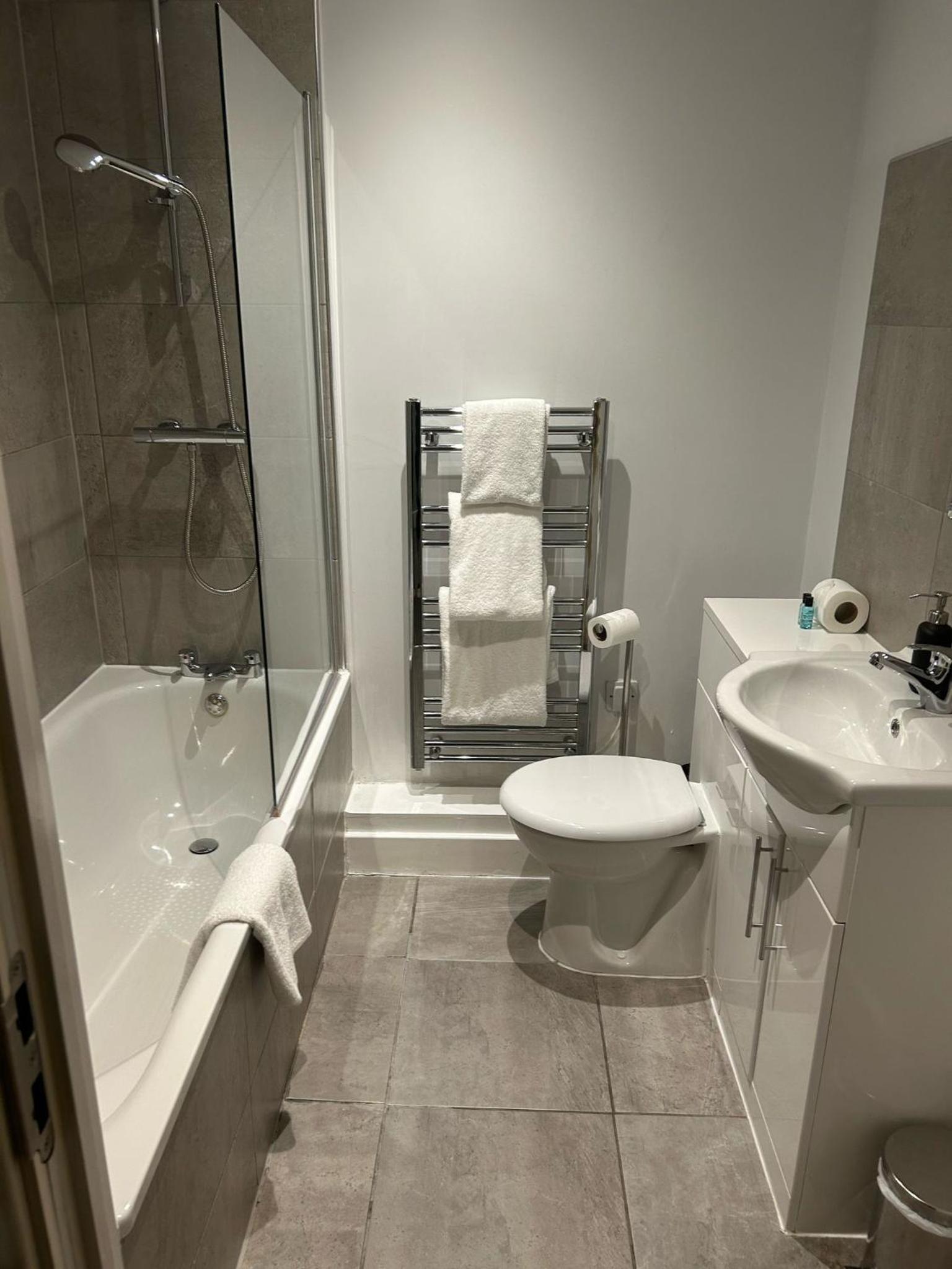 Central City Centre Quayside Apartments with Parking, Newcastle-Upon-Tyne