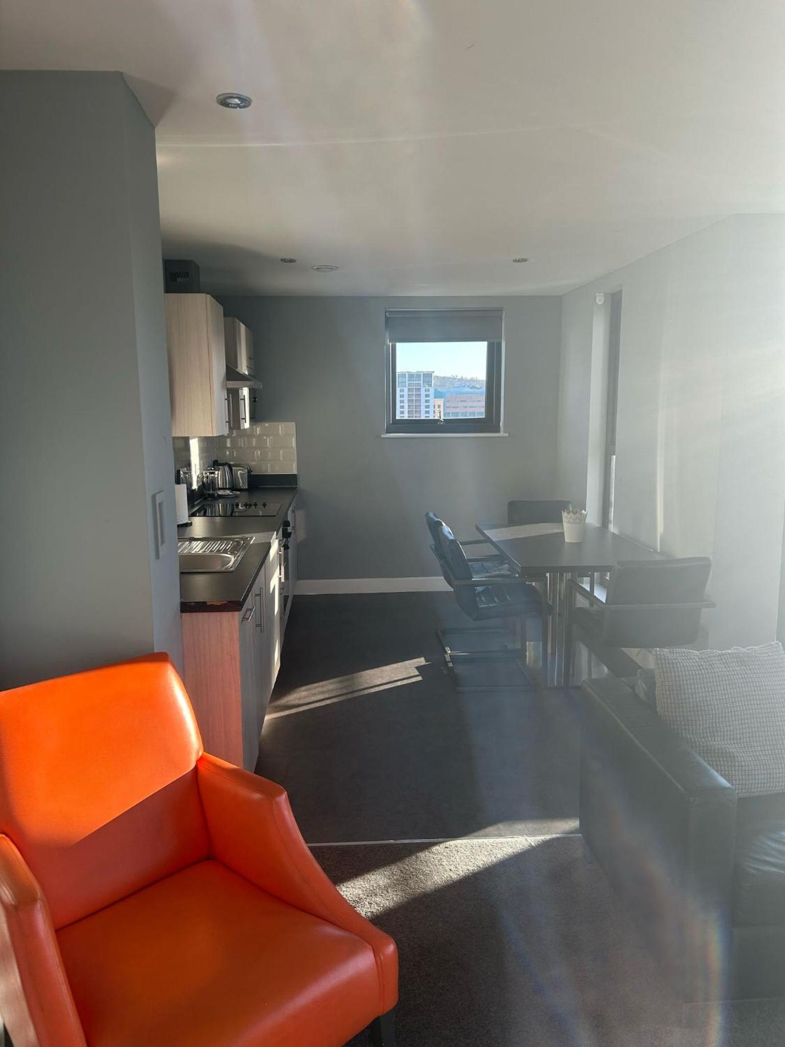 Central City Centre Quayside Apartments with Parking, Newcastle-Upon-Tyne