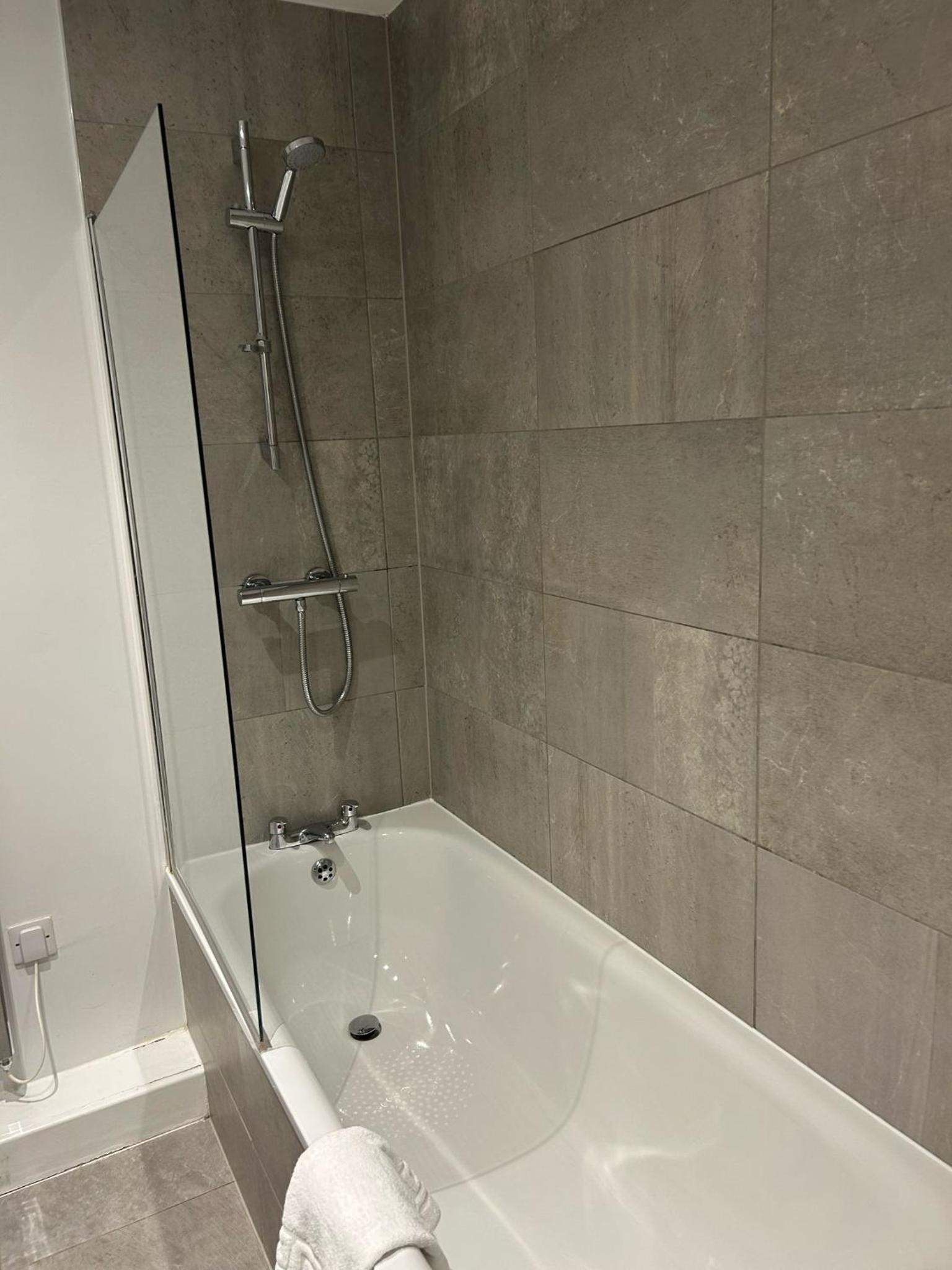 Central City Centre Quayside Apartments with Parking, Newcastle-Upon-Tyne
