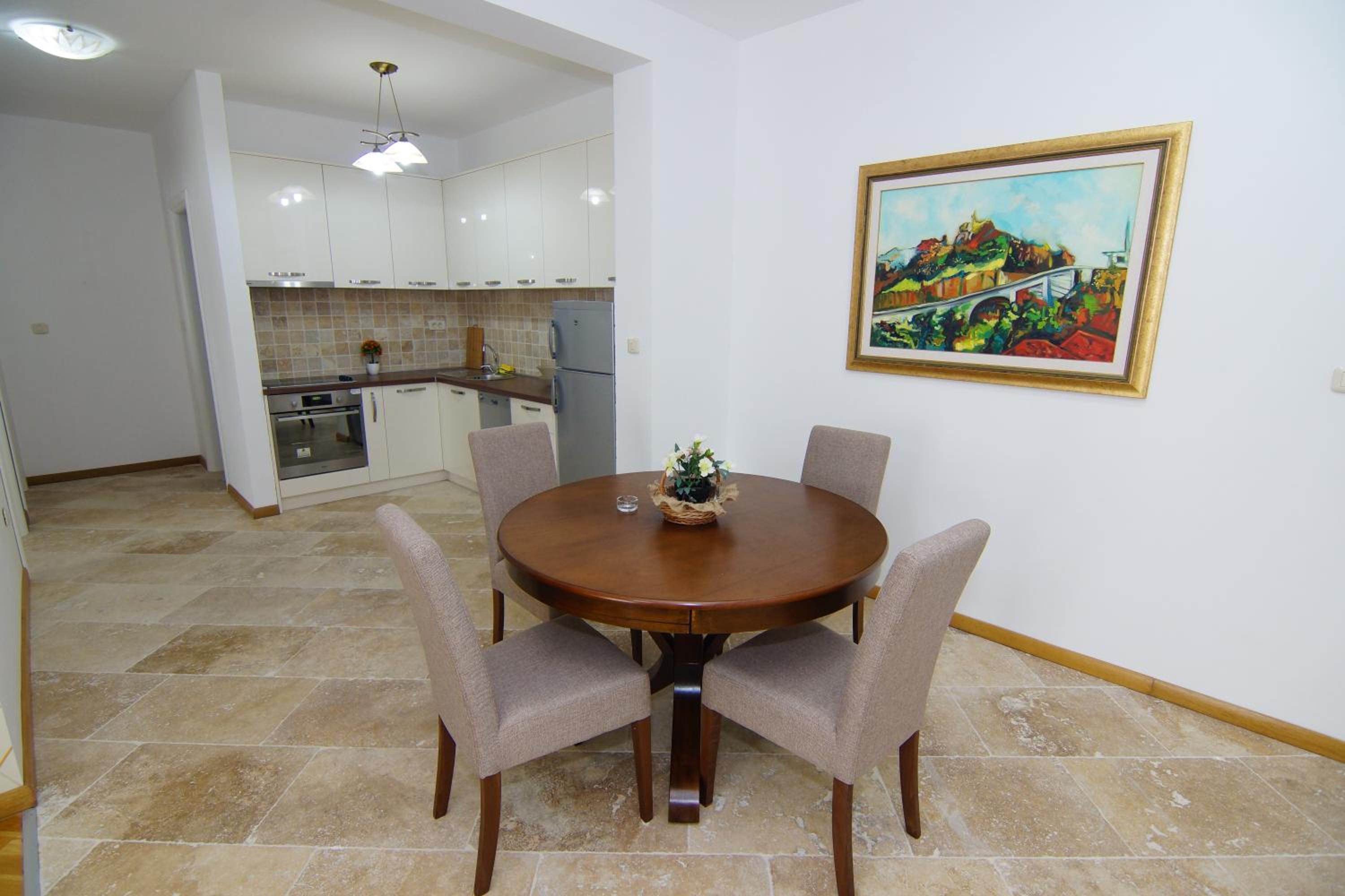 Photo 100