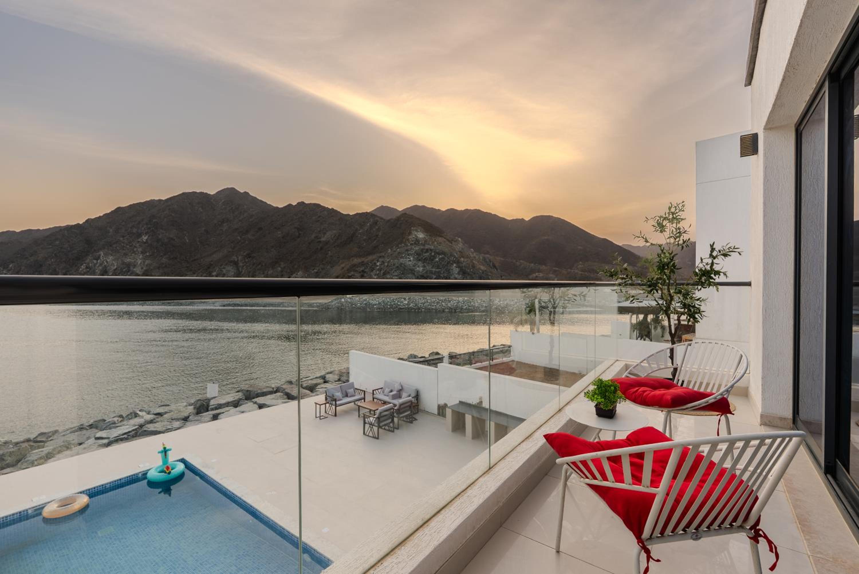 Al Dana Vitamin Sea Villa