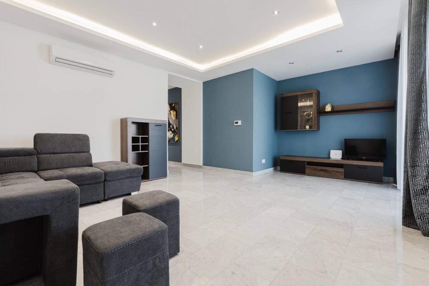 Beachfront Flat with Sea Views by Homely Malta!