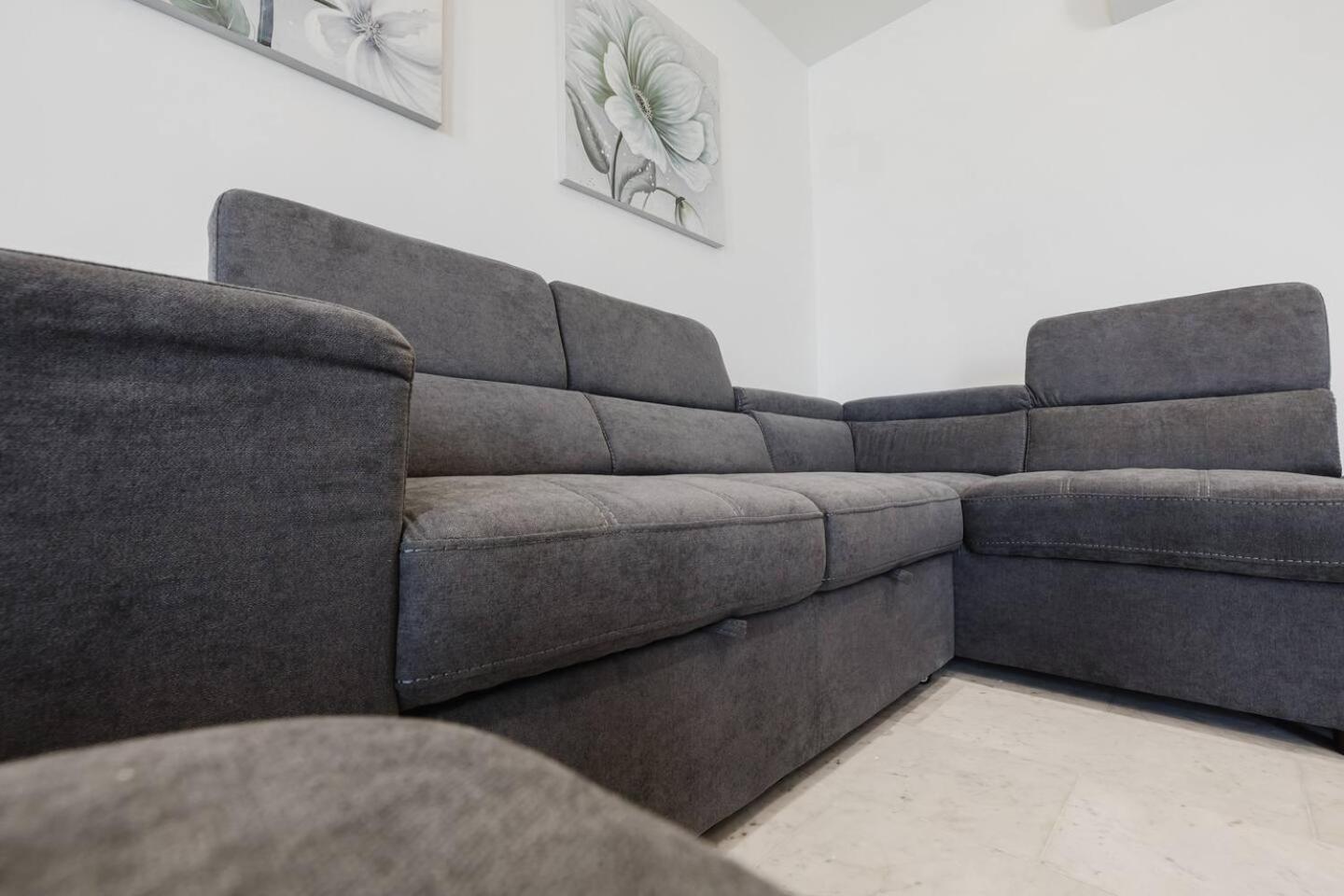 Beachfront Flat with Sea Views by Homely Malta!