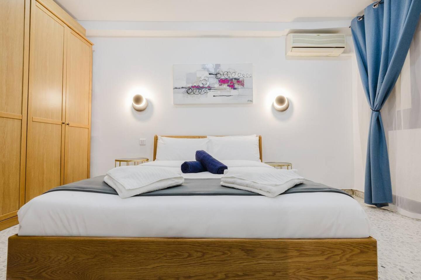Beachfront Flat with Sea Views by Homely Malta!