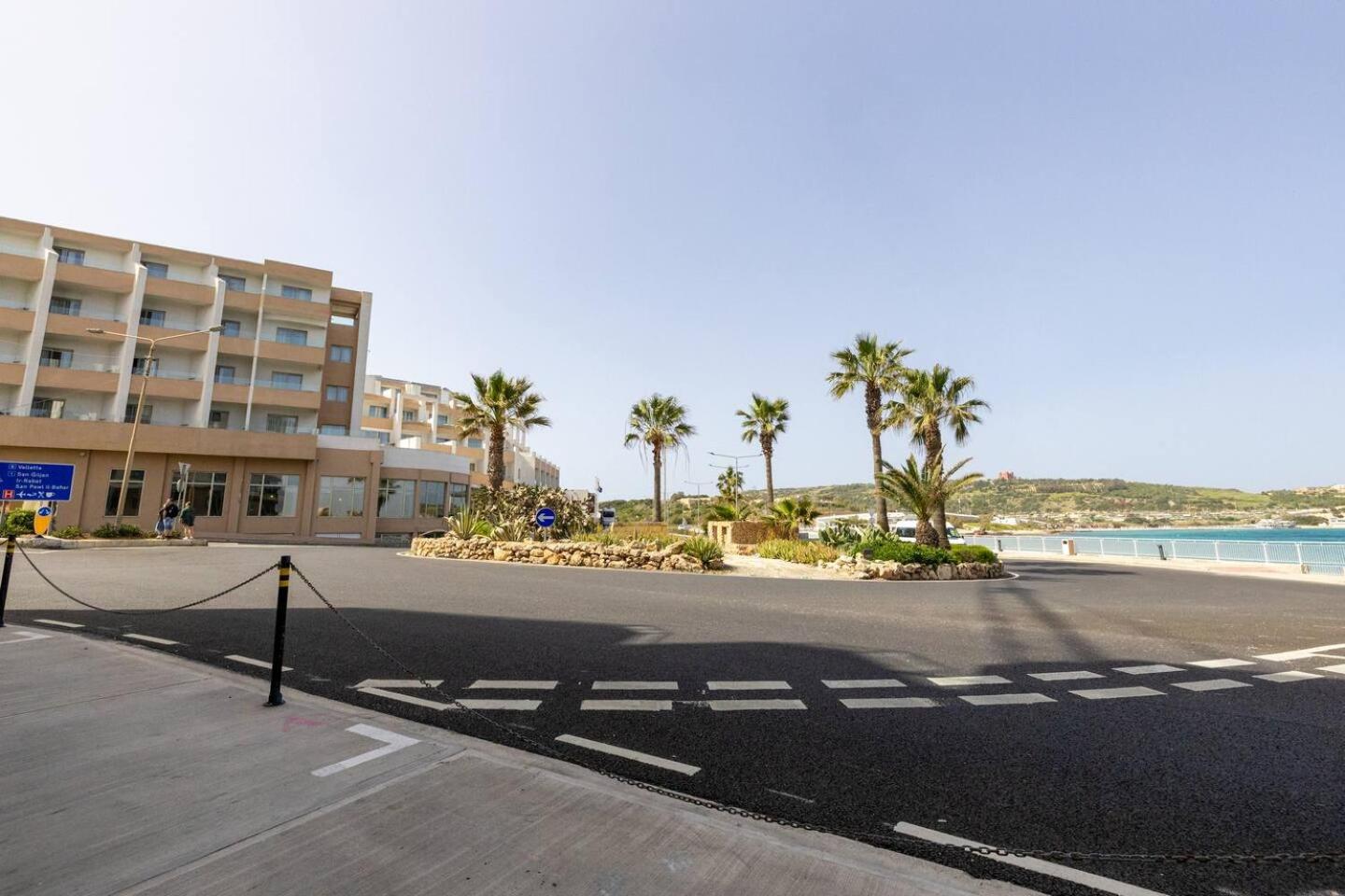 Beachfront Flat with Sea Views by Homely Malta!