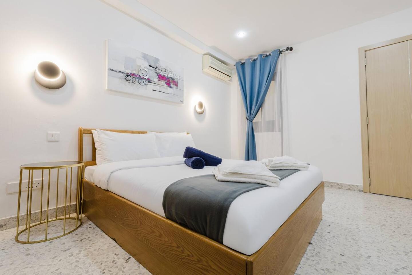 Beachfront Flat with Sea Views by Homely Malta!
