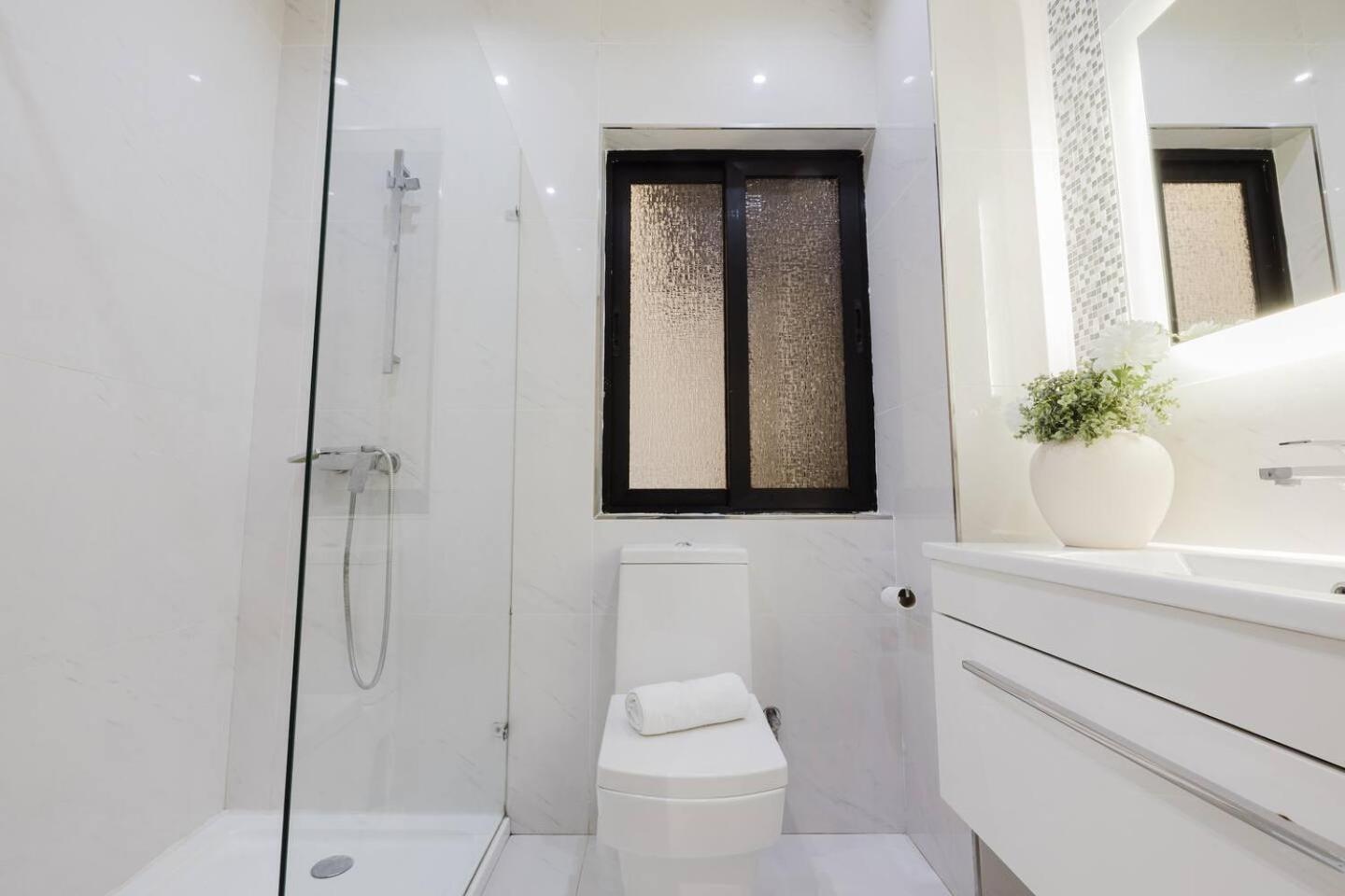 Beachfront Flat with Sea Views by Homely Malta!