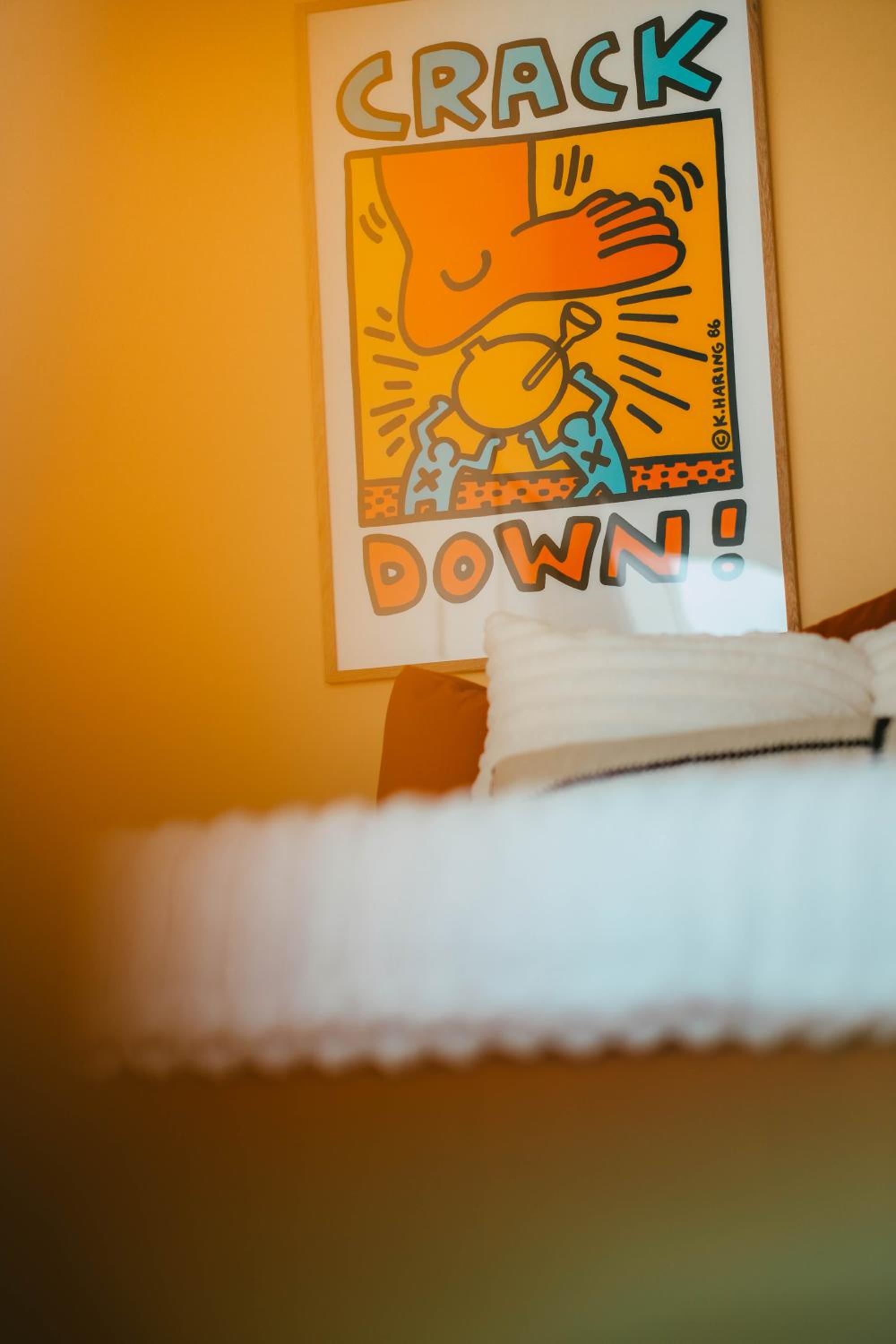 Penthouse - Luxe Stay with Views - Free Parking