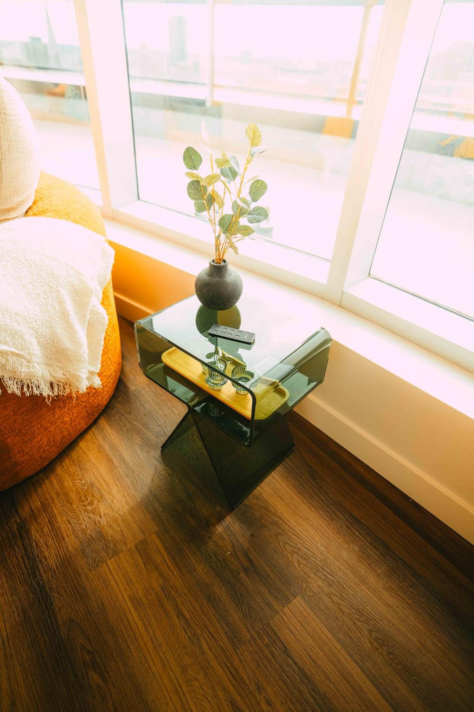 Penthouse - Luxe Stay with Views - Free Parking