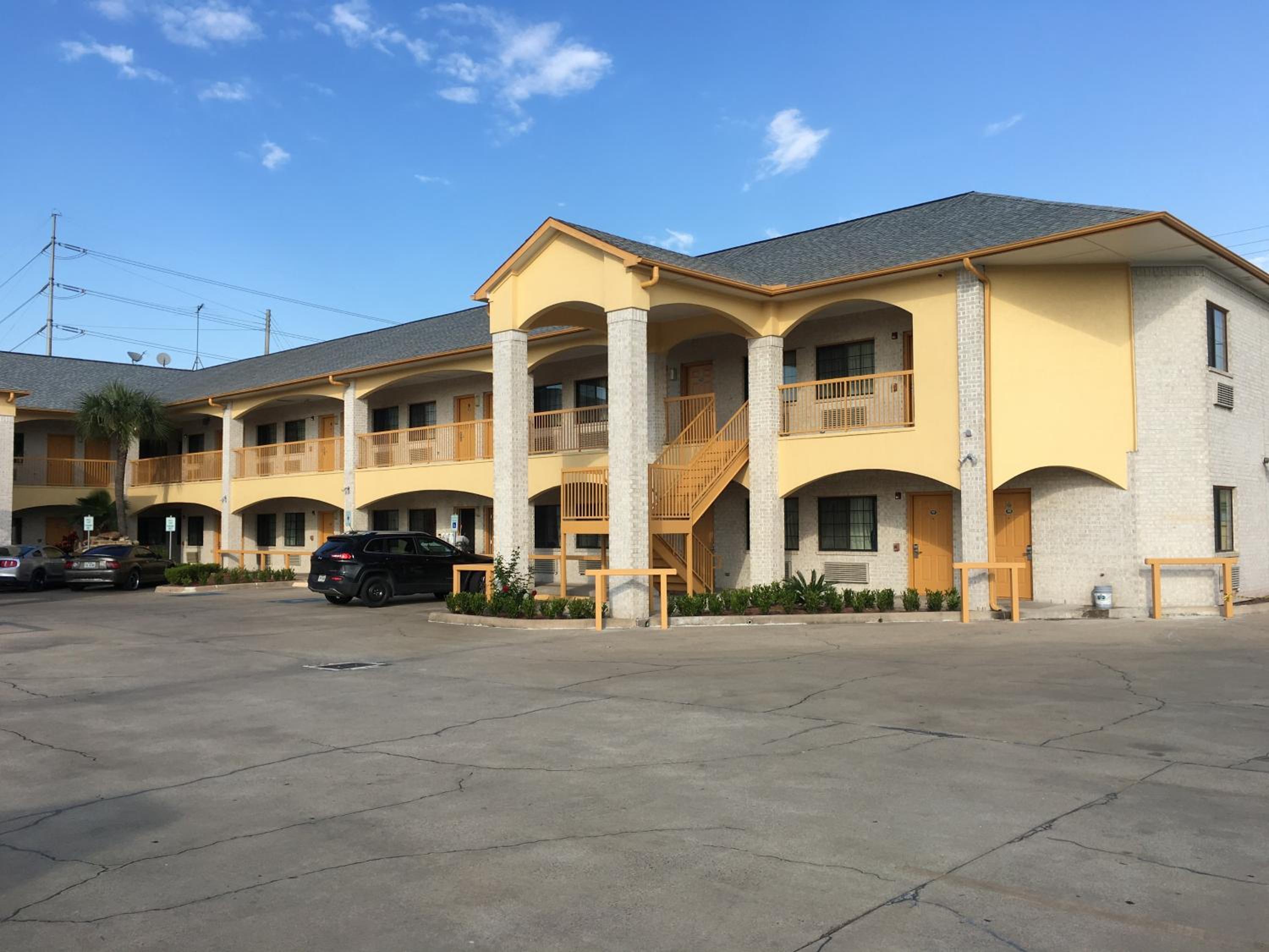 Scott Inn & Suites - Downtown Houston view 2