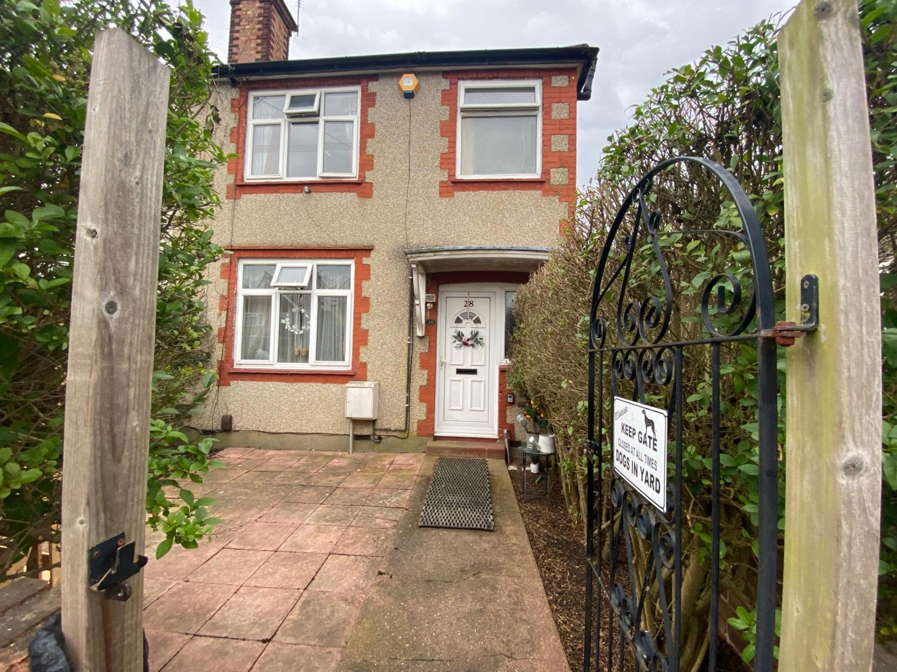 Single Bedroom in house, ideal for solo travellers work stays or visiting family locally