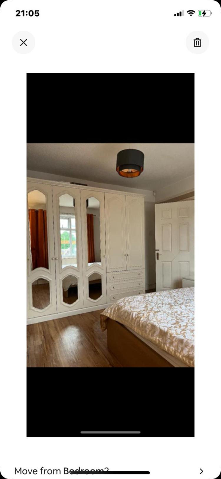 Single Bedroom in house, ideal for solo travellers work stays or visiting family locally