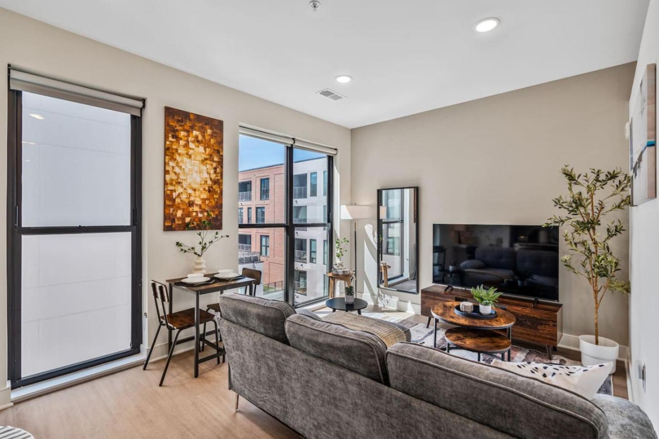 OTR 1 Bed Suite Free Parking Gym Pool Clubroom