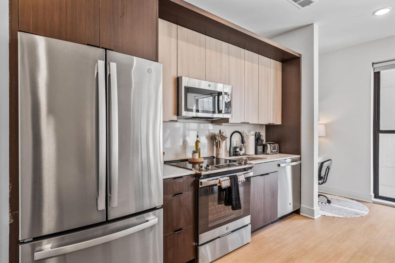 OTR 1 Bed Suite Free Parking Gym Pool Clubroom