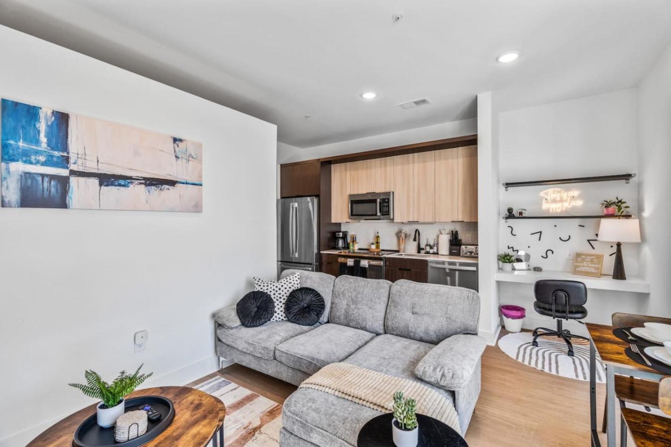 OTR 1 Bed Suite Free Parking Gym Pool Clubroom