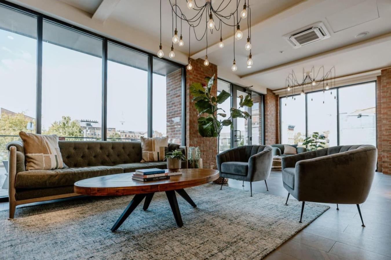 OTR 1 Bed Suite Free Parking Gym Pool Clubroom