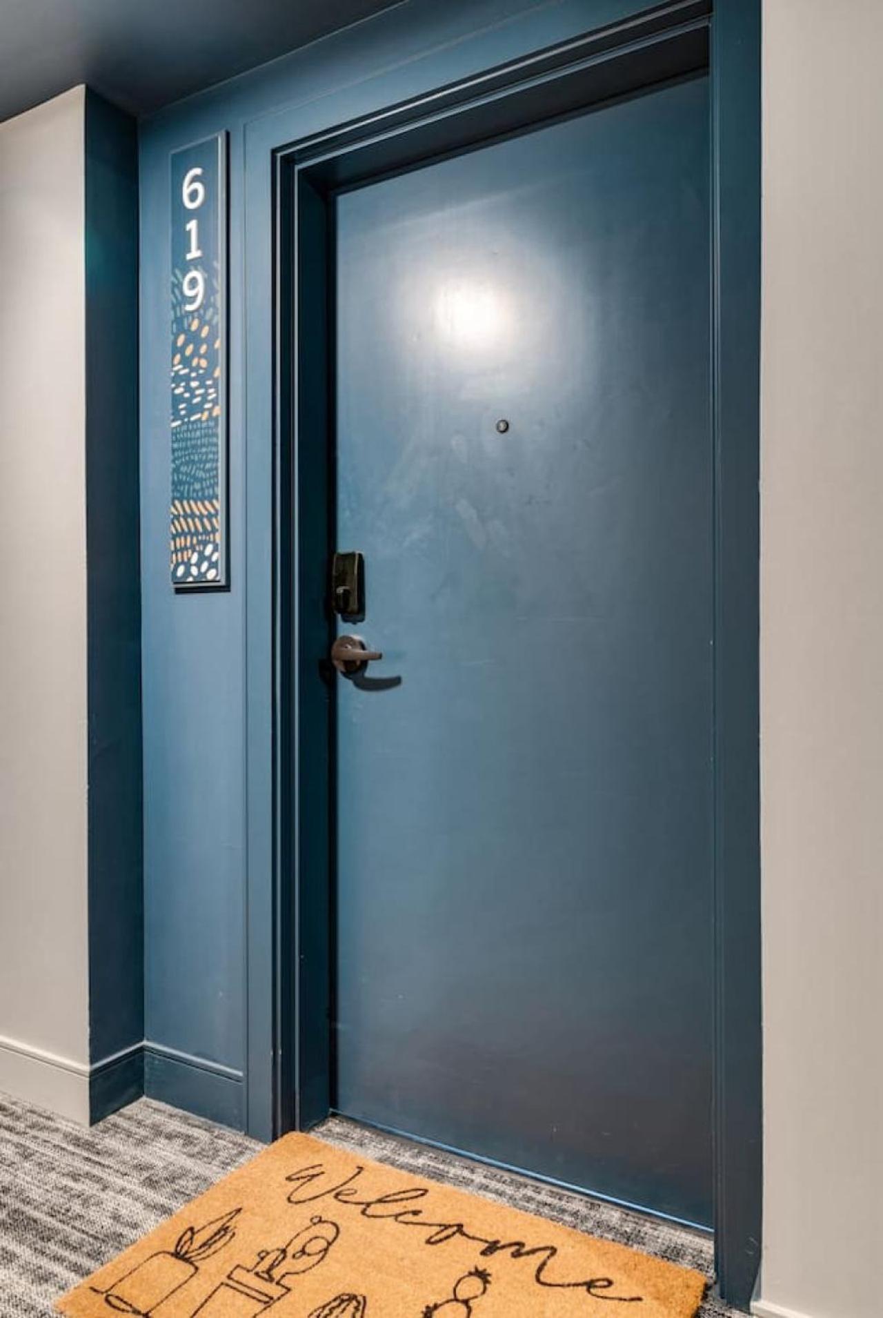 OTR 1 Bed Suite Free Parking Gym Pool Clubroom