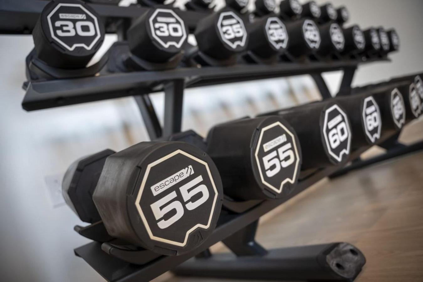 LUX Studio King Bed Gym Free Parking