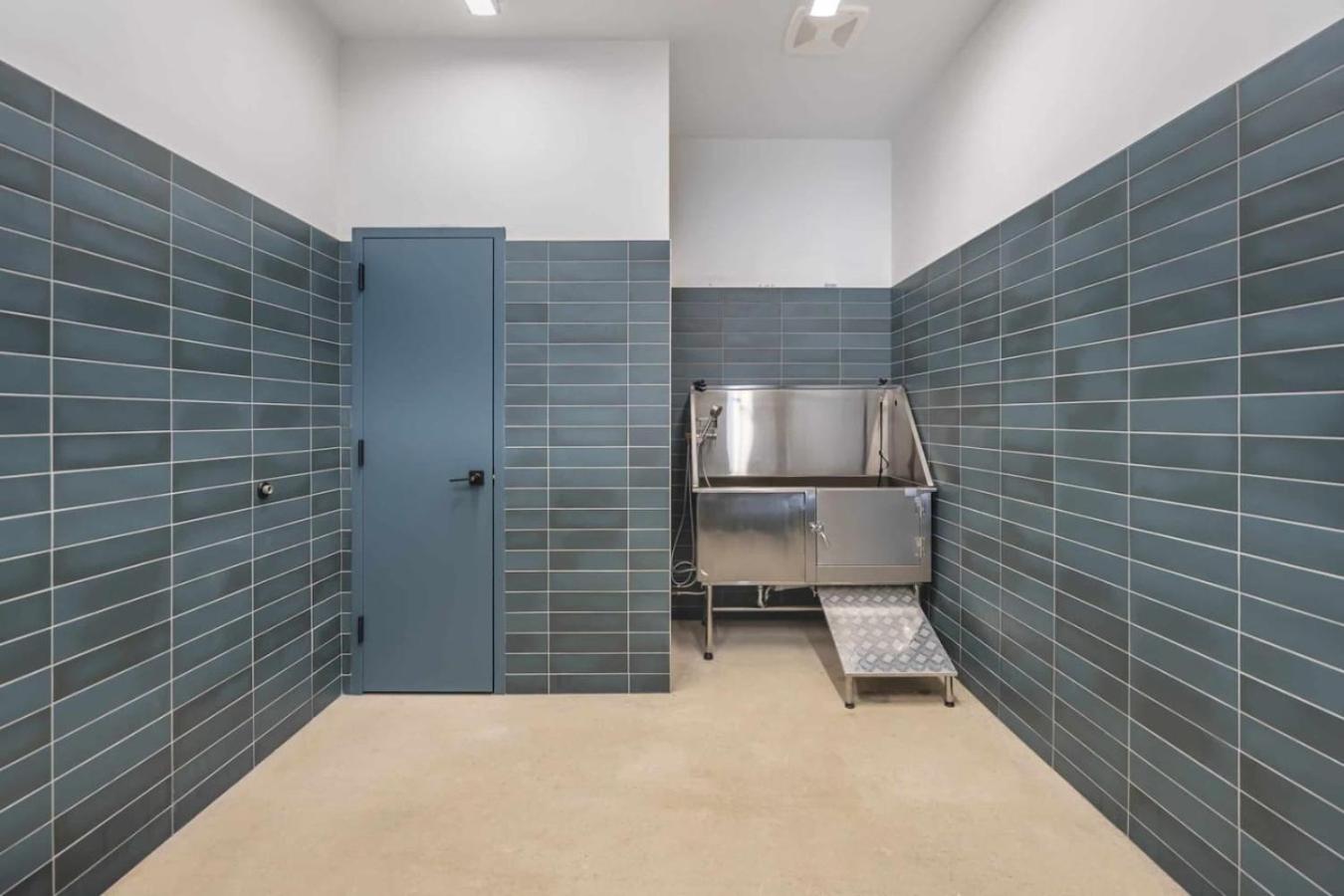 King Bed, Free Parking, Near UPMC, Pitt & CMU