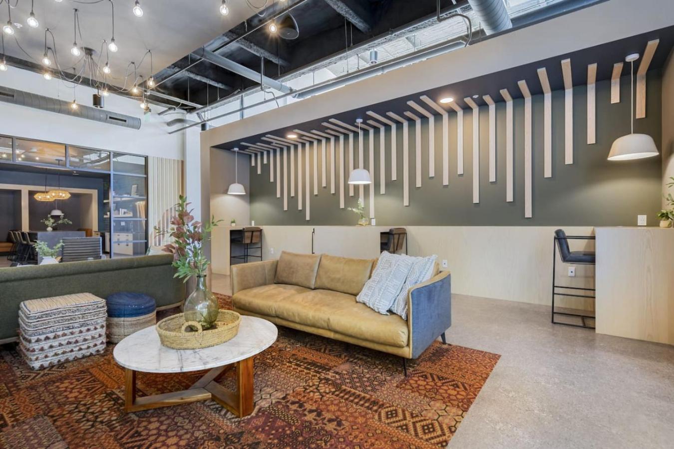 LUX Studio King Bed Free Parking PITT CMU