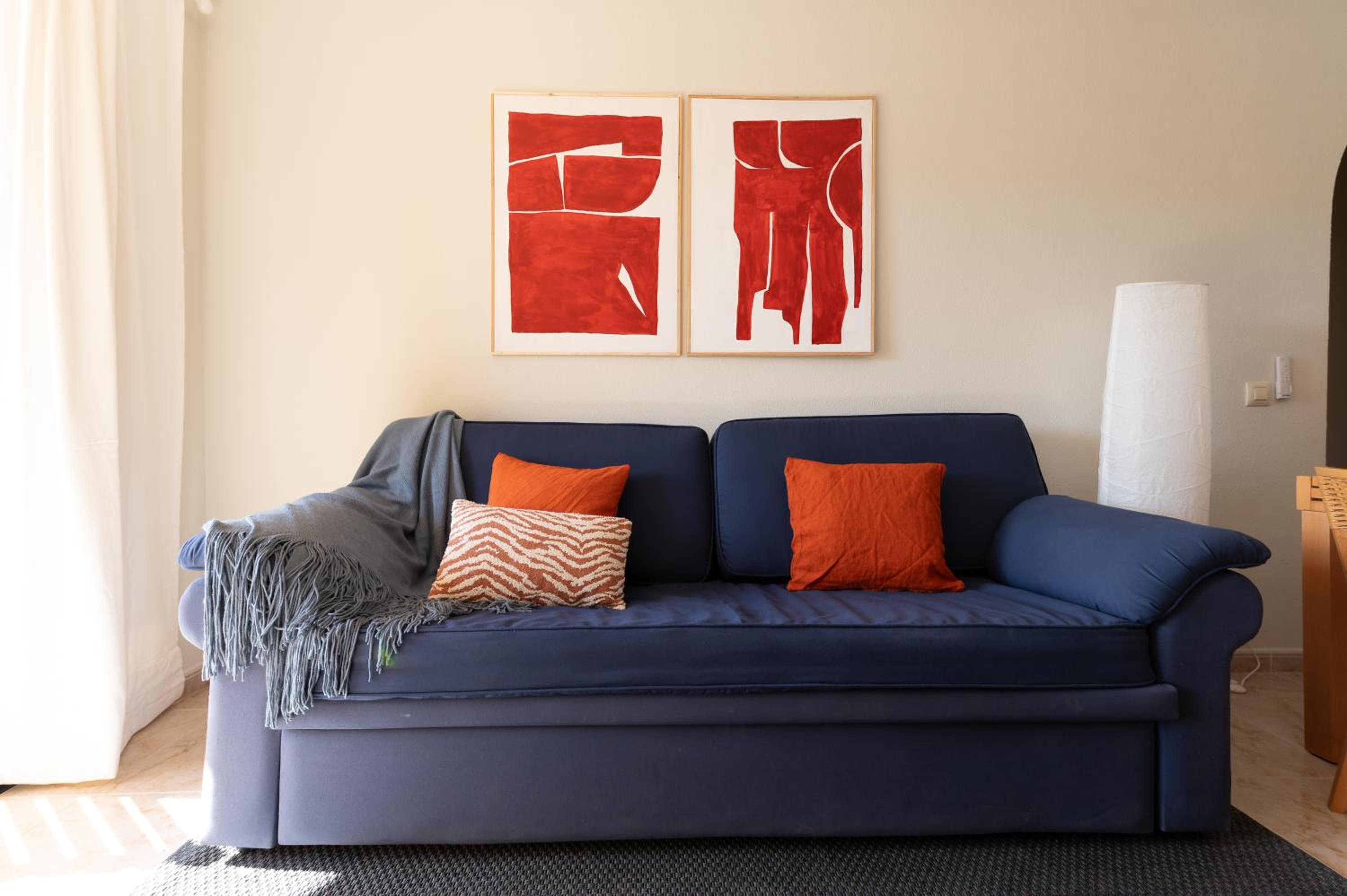 Las Olas - Coastal Escape with Charm & Comfort