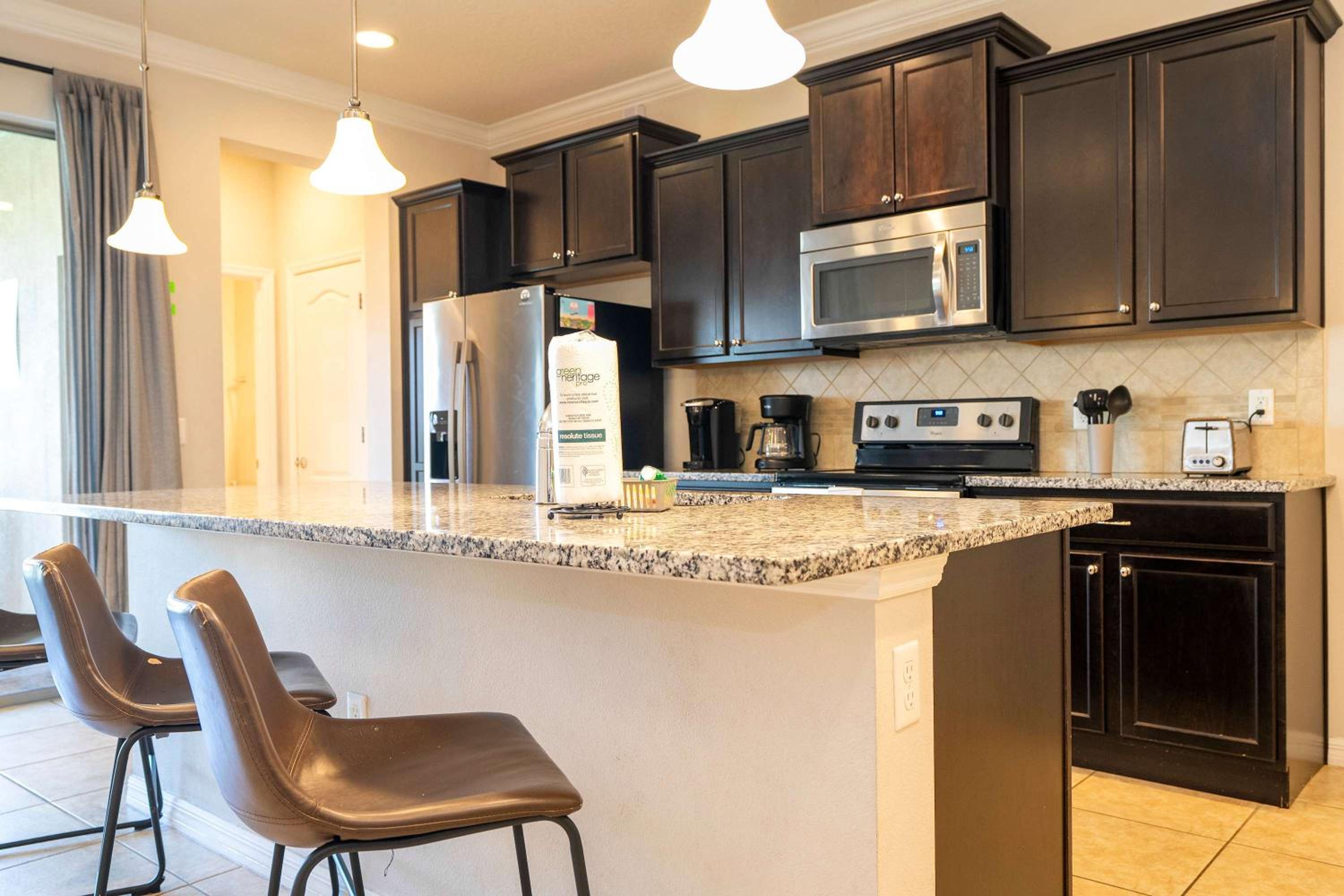 Gorgeous 5Bd w Private Pool Windsor Westside 8893
