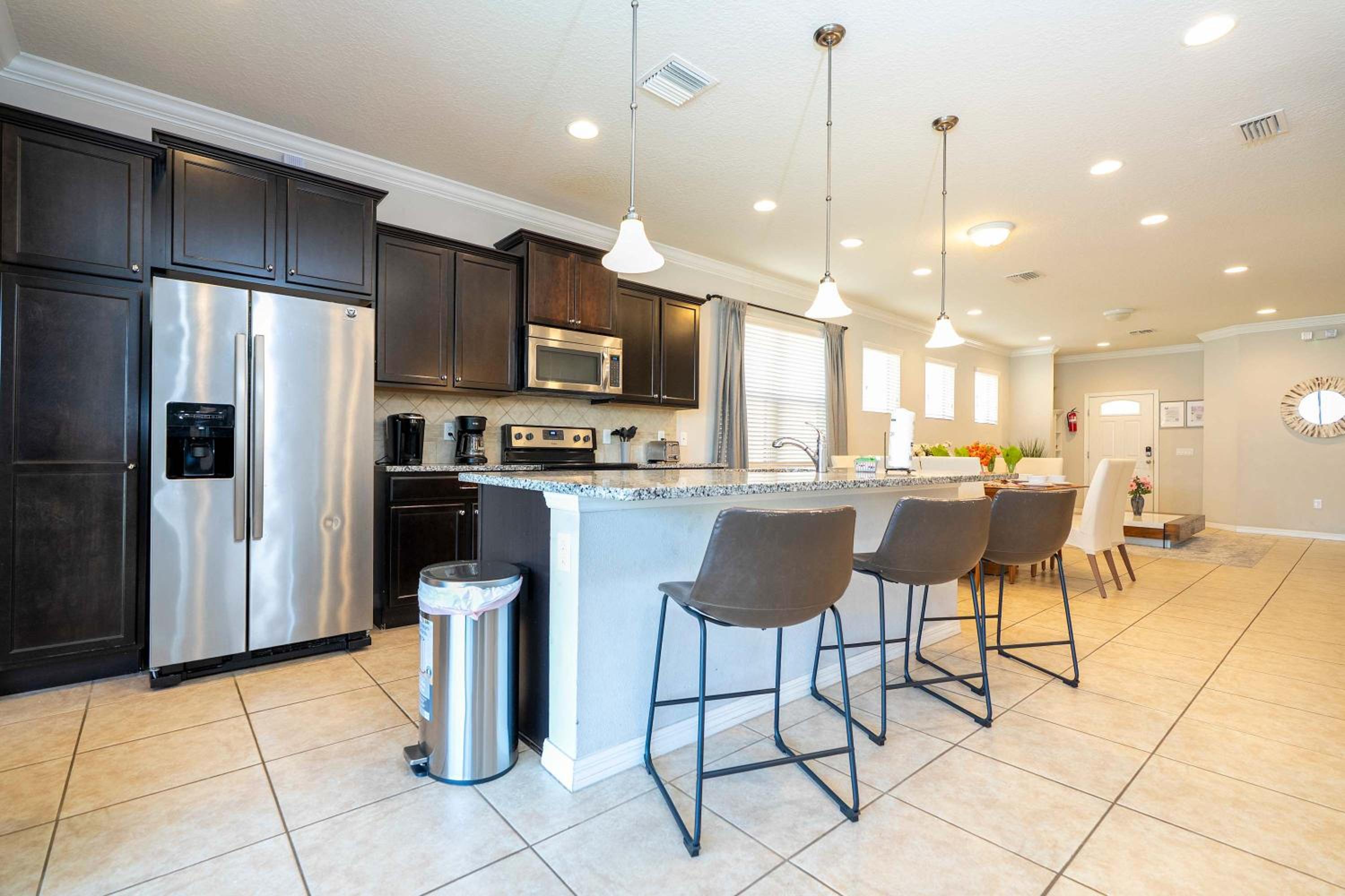 Gorgeous 5Bd w Private Pool Windsor Westside 8893