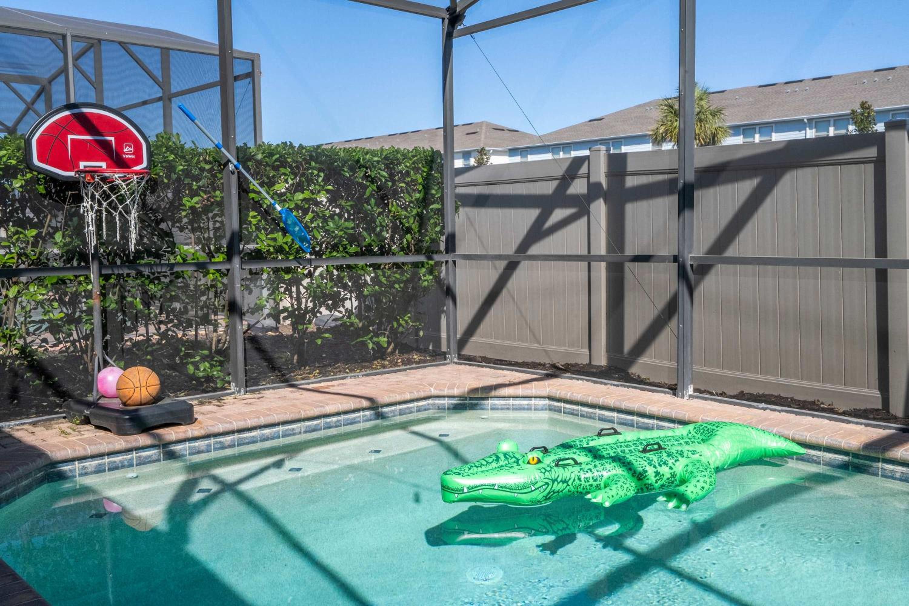 Gorgeous 5Bd w Private Pool Windsor Westside 8893