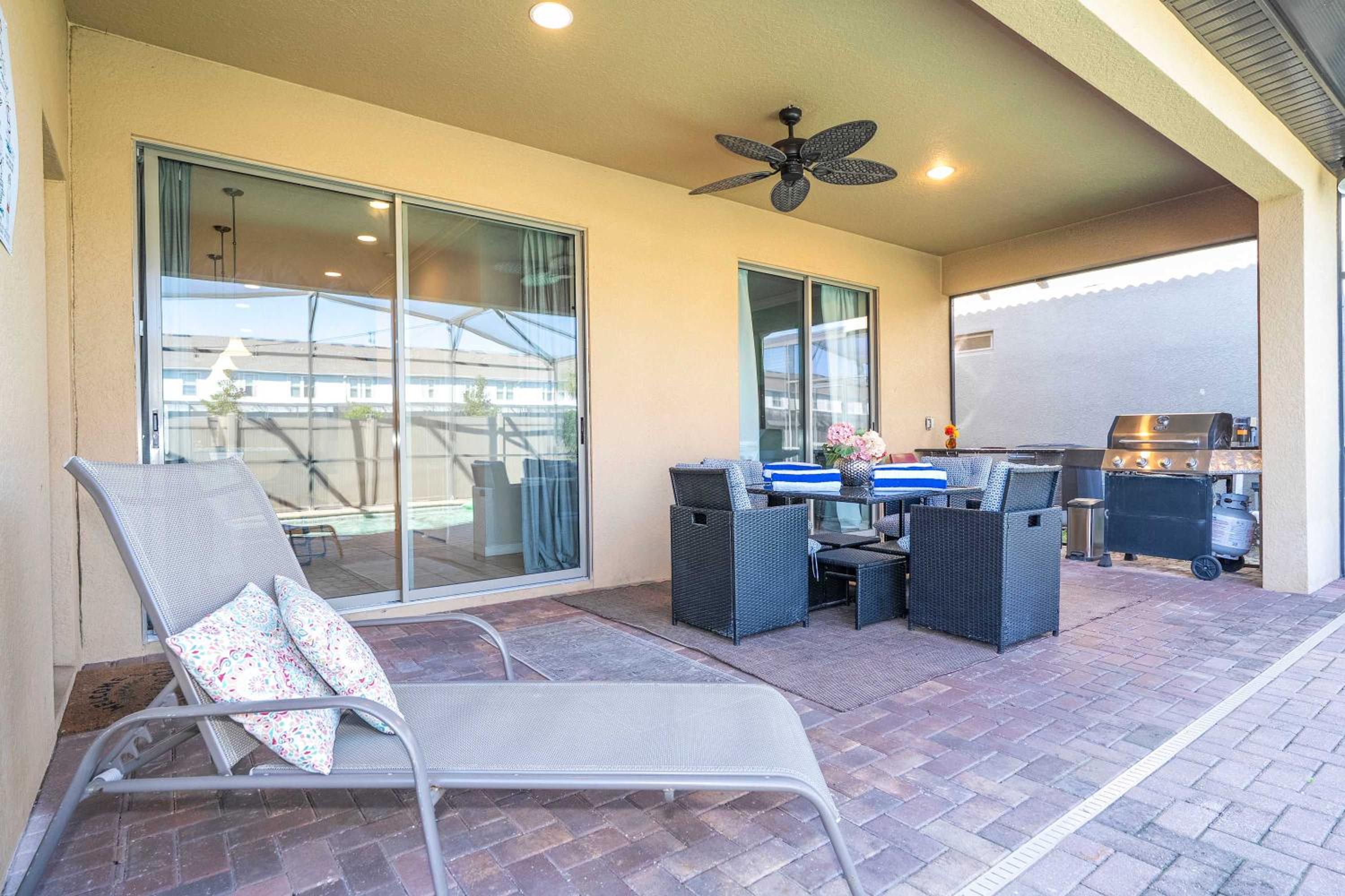 Gorgeous 5Bd w Private Pool Windsor Westside 8893