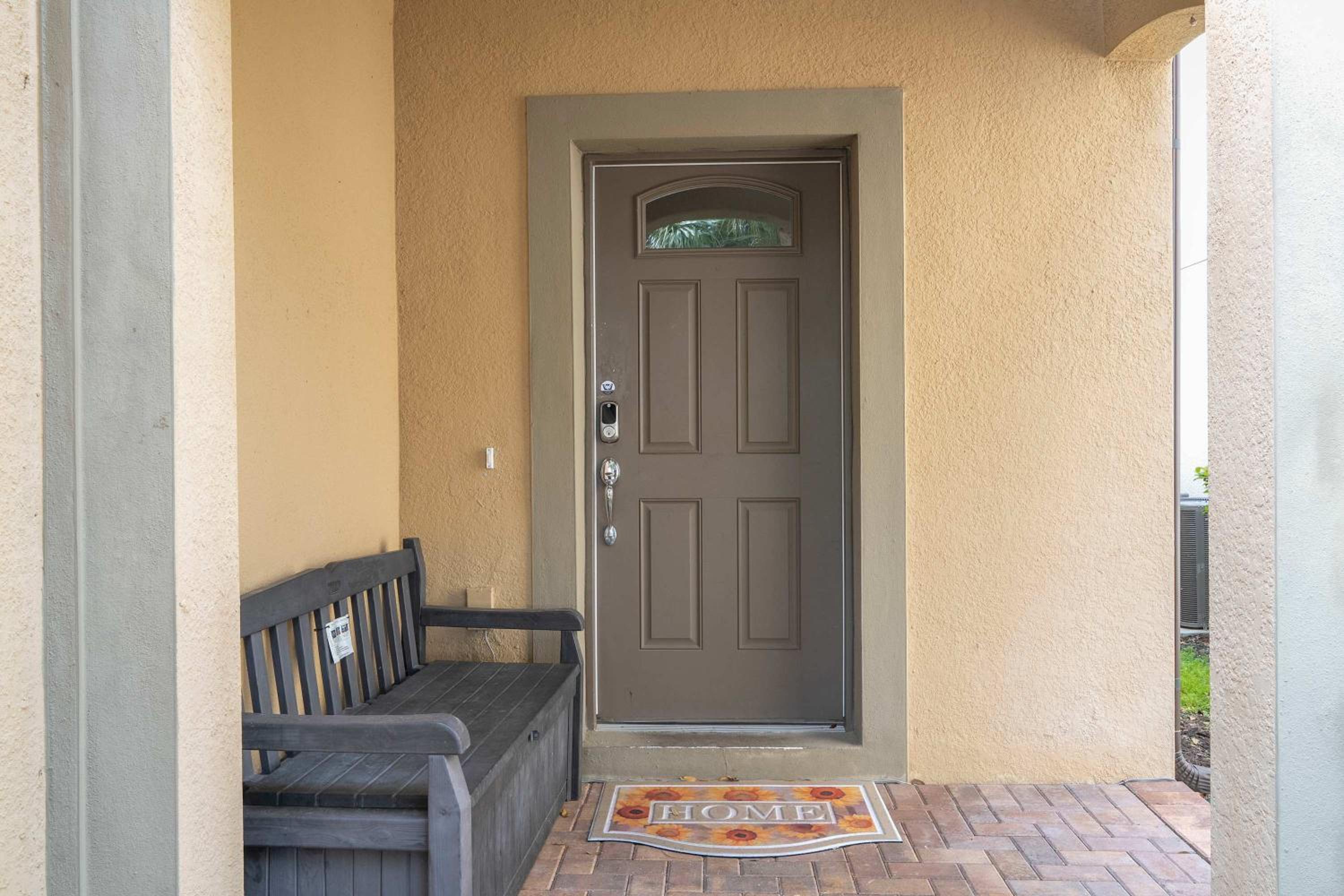 Gorgeous 5Bd w Private Pool Windsor Westside 8893