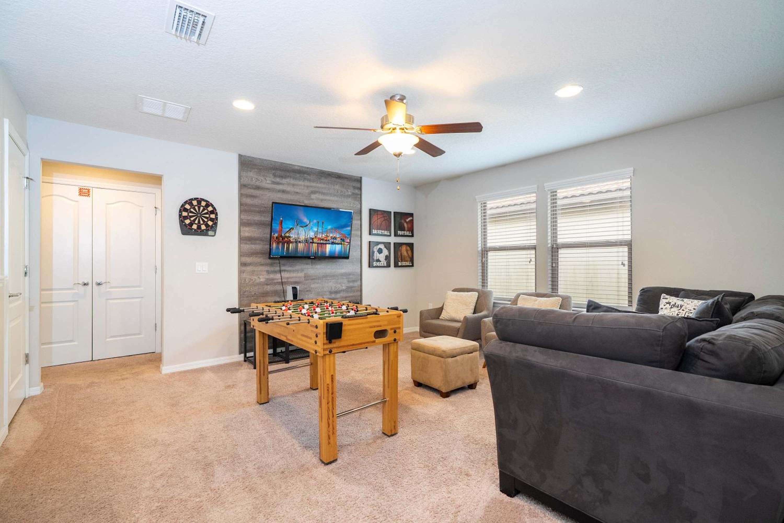 Gorgeous 5Bd w Private Pool Windsor Westside 8893
