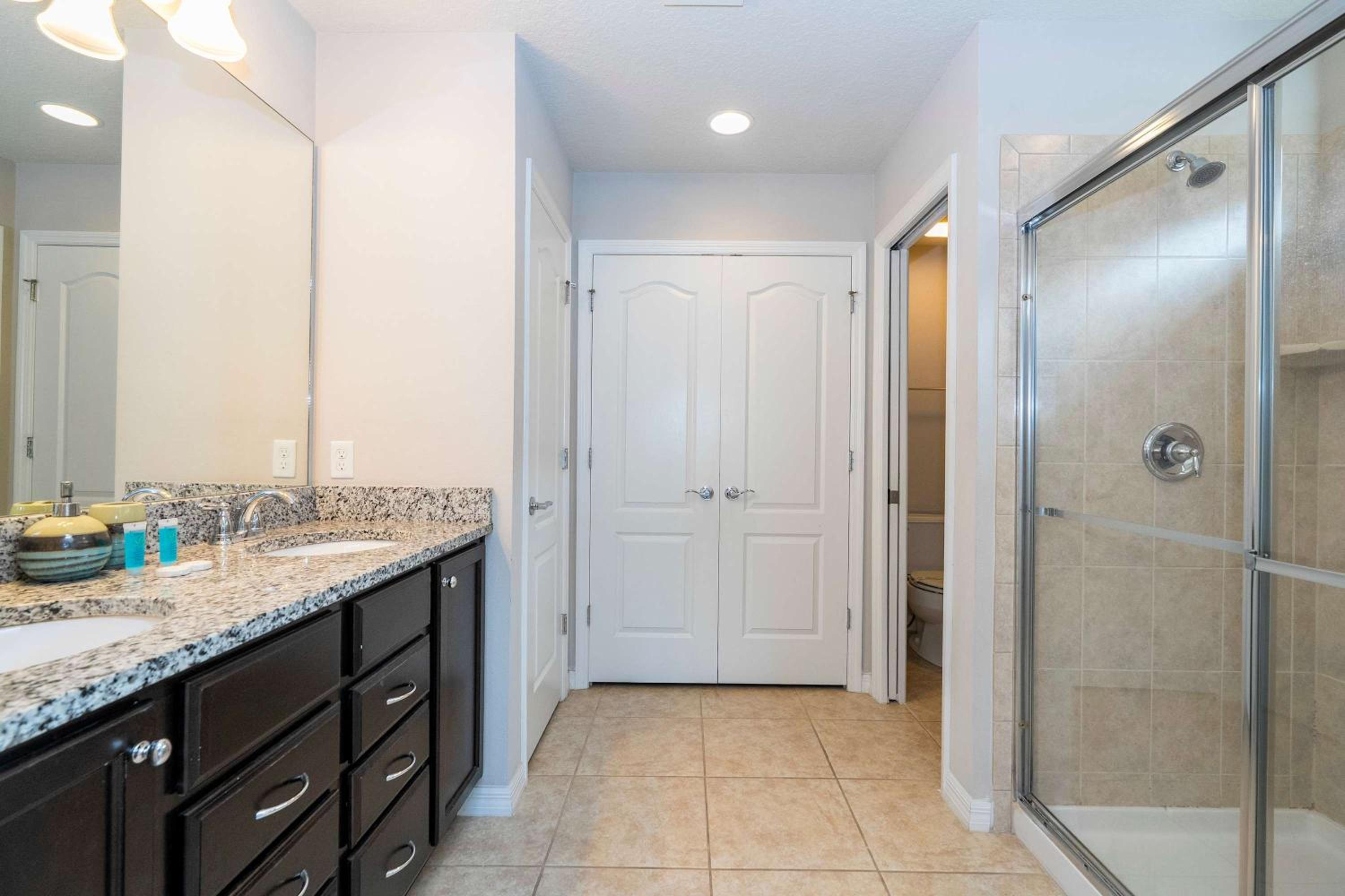 Gorgeous 5Bd w Private Pool Windsor Westside 8893