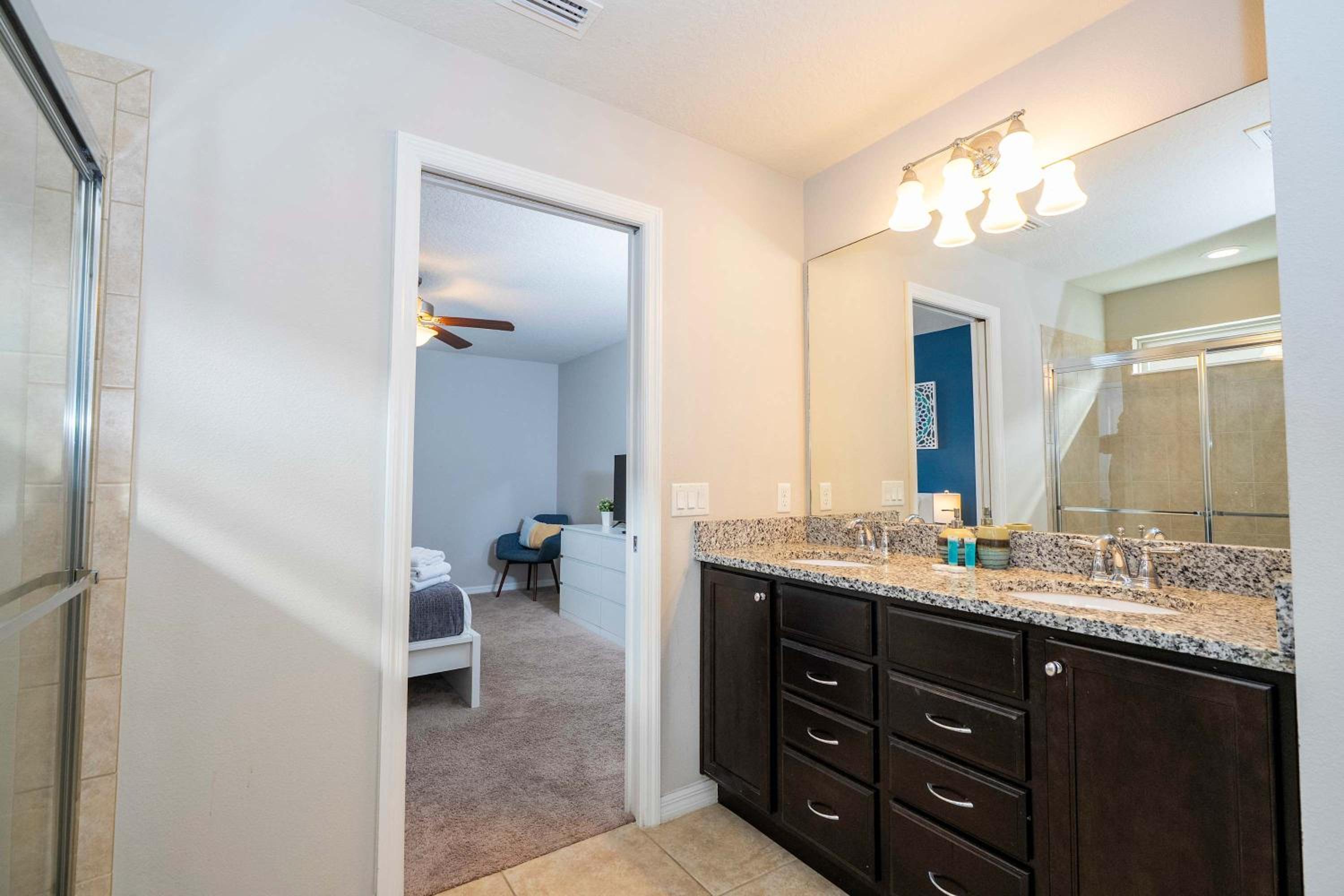 Gorgeous 5Bd w Private Pool Windsor Westside 8893