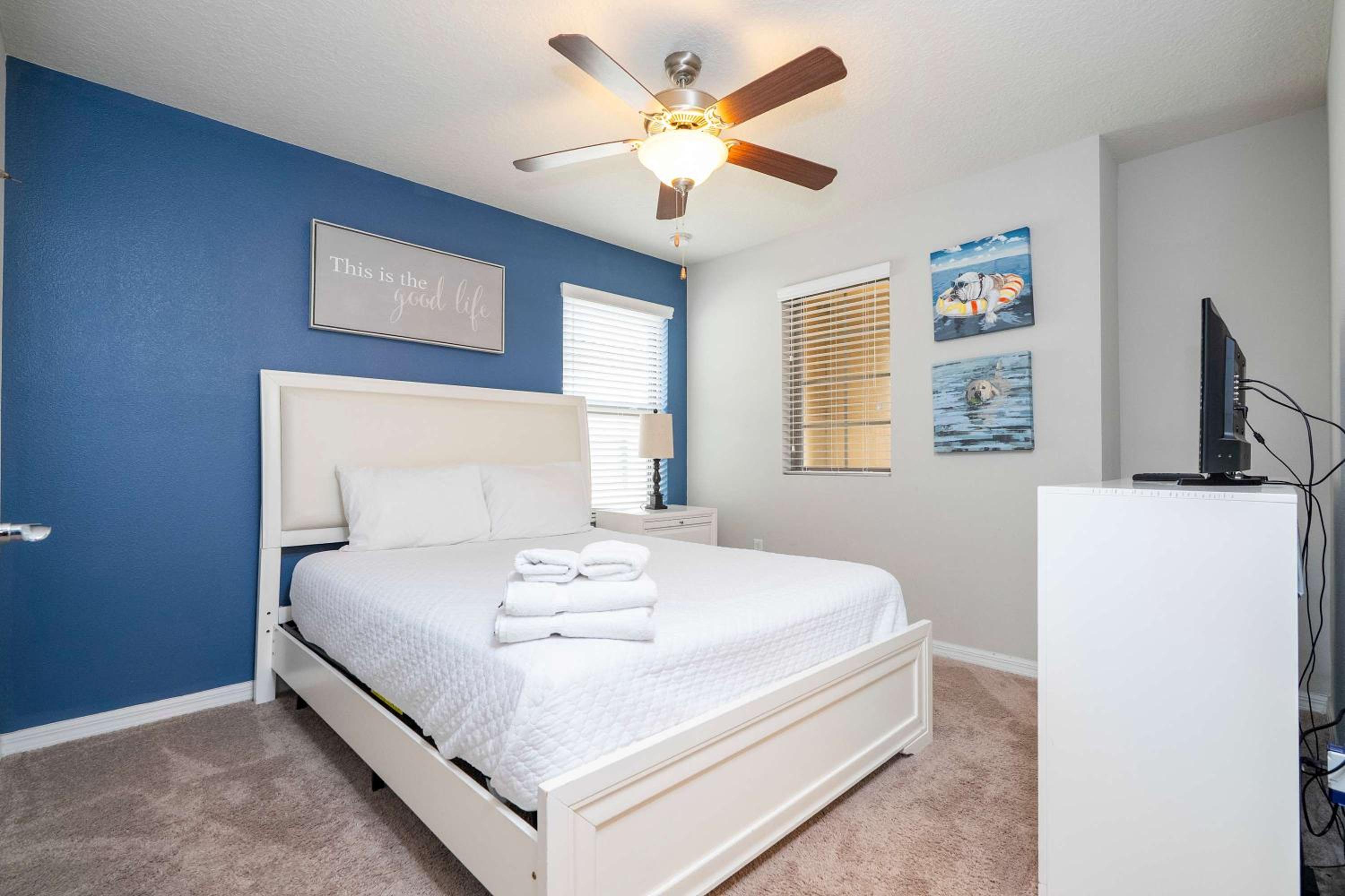 Gorgeous 5Bd w Private Pool Windsor Westside 8893