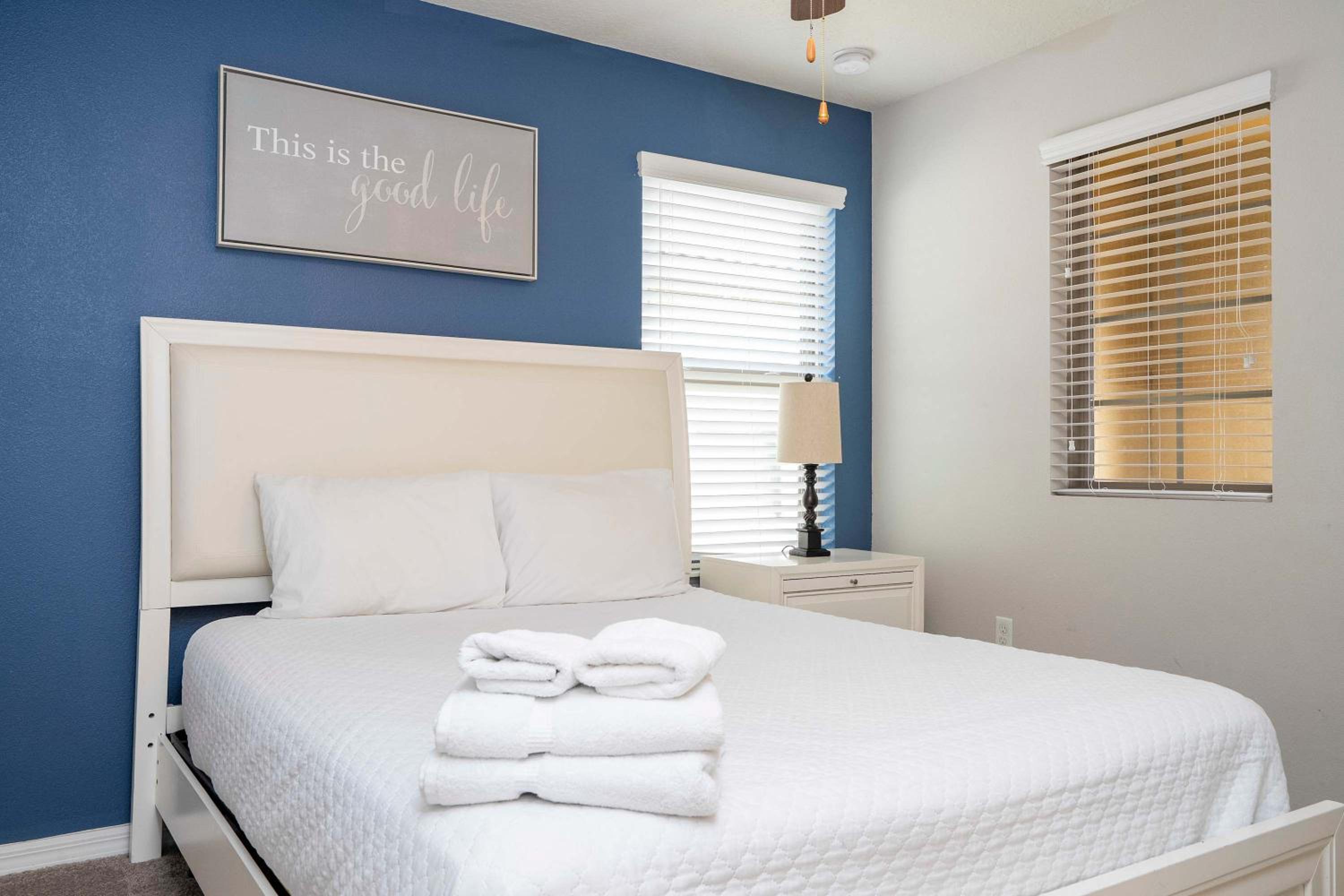 Gorgeous 5Bd w Private Pool Windsor Westside 8893