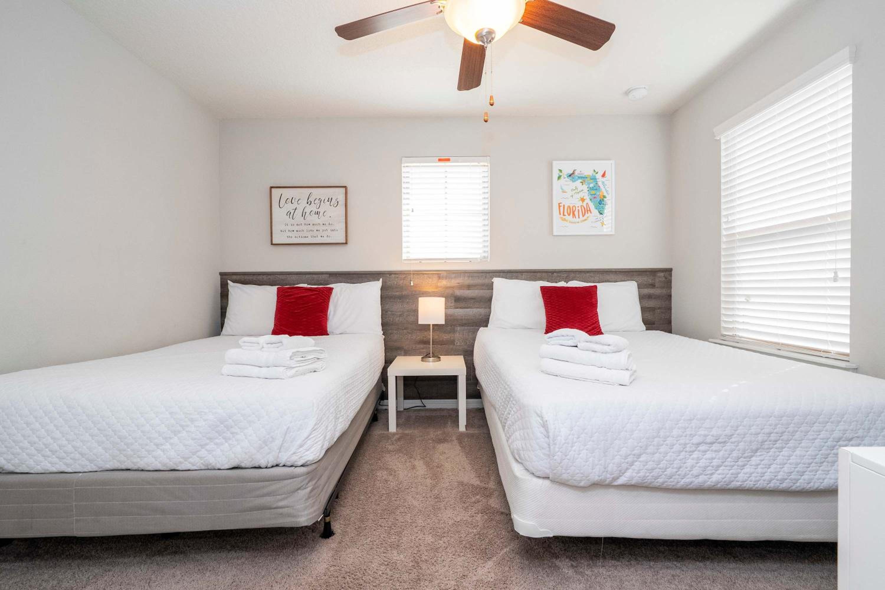 Gorgeous 5Bd w Private Pool Windsor Westside 8893