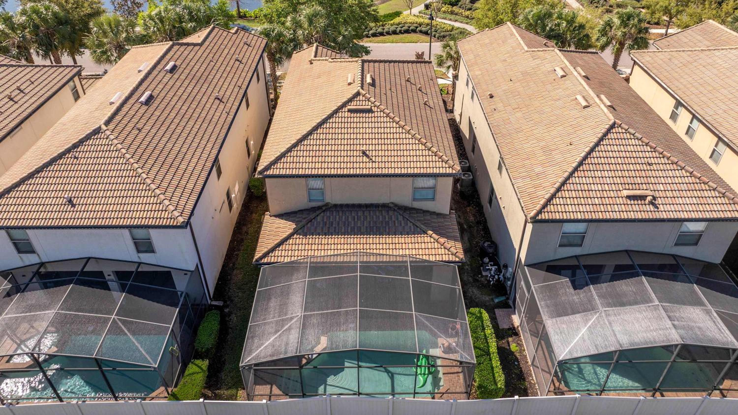 Gorgeous 5Bd w Private Pool Windsor Westside 8893