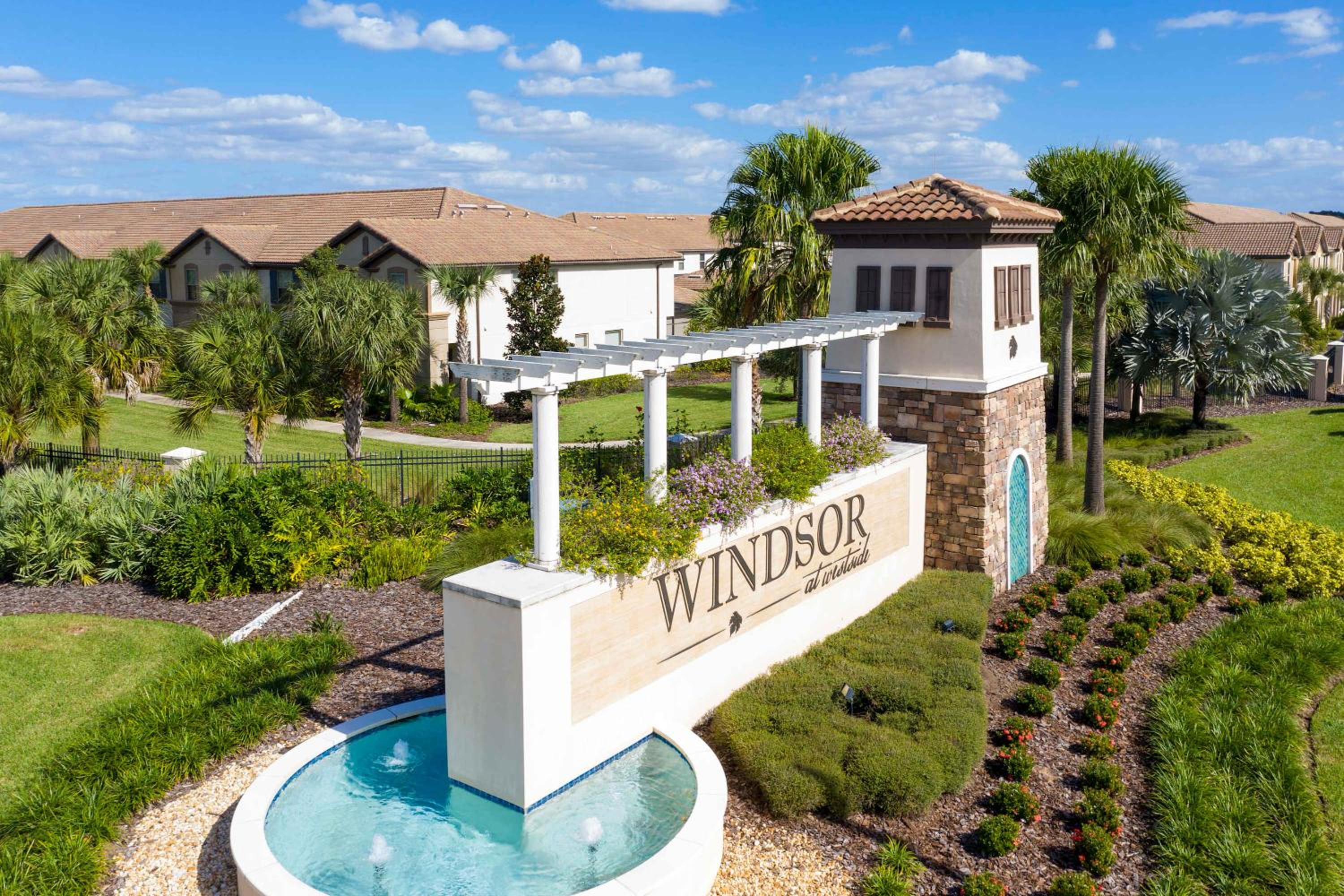 Gorgeous 5Bd w Private Pool Windsor Westside 8893