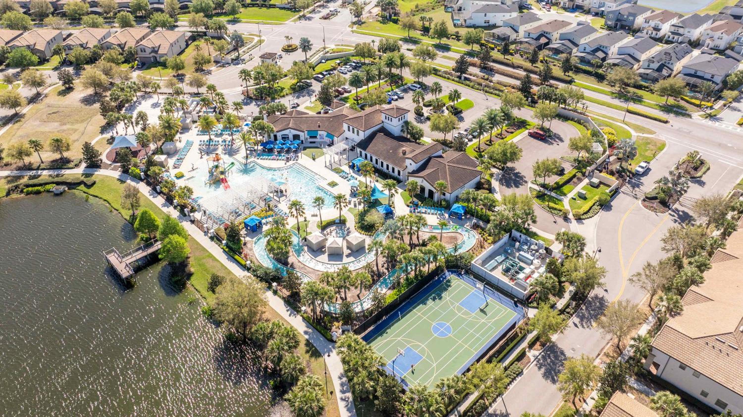 Gorgeous 5Bd w Private Pool Windsor Westside 8893