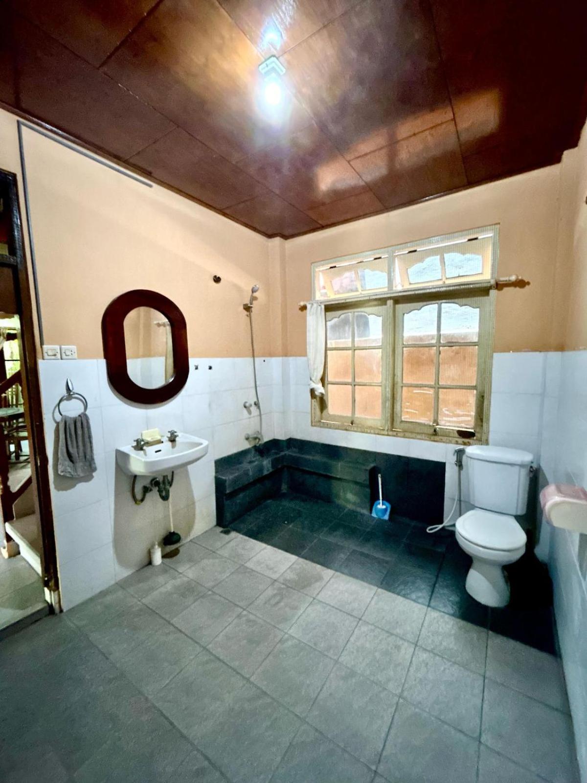 Nyoman Legian House
