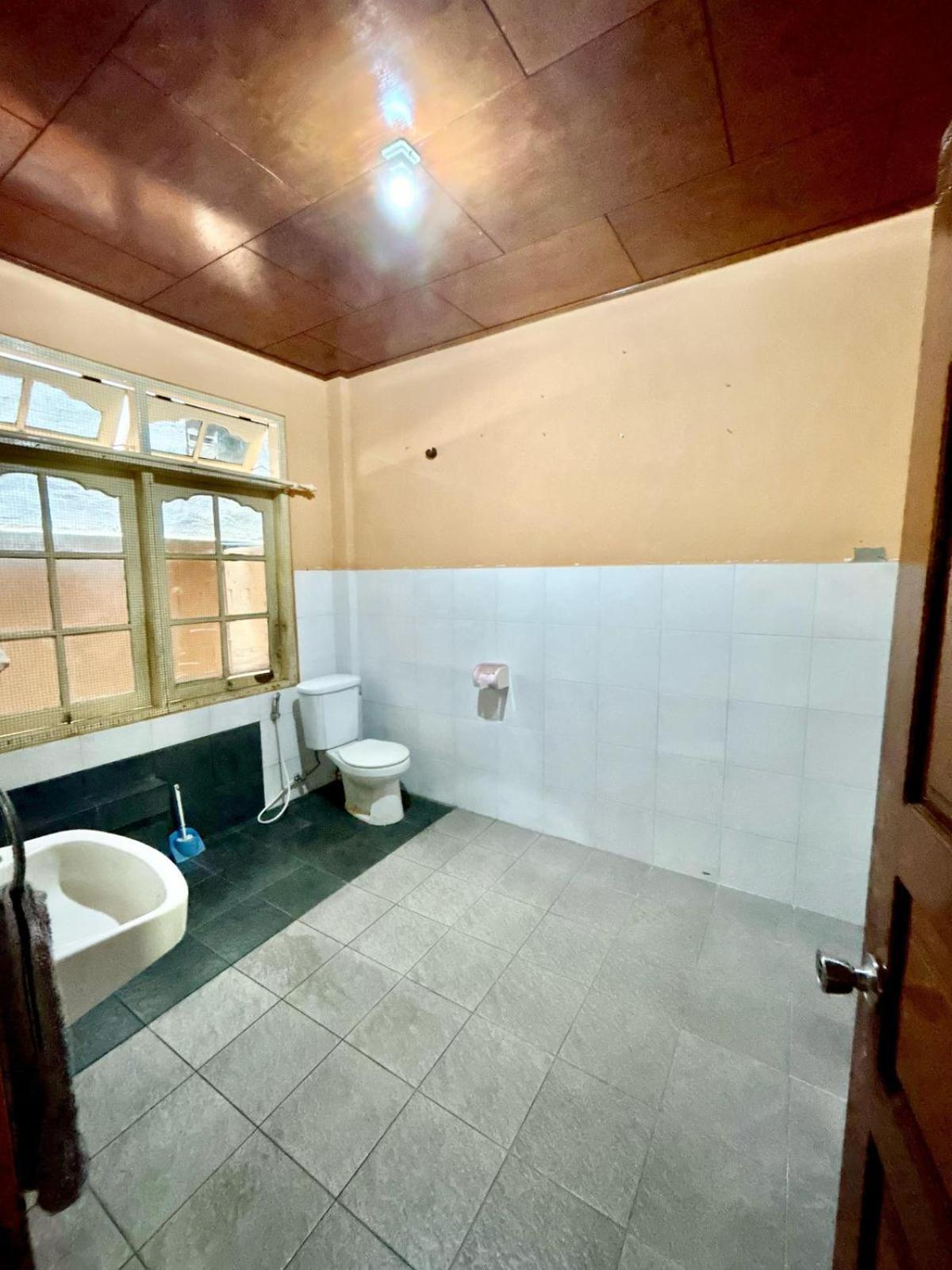 Nyoman Legian House
