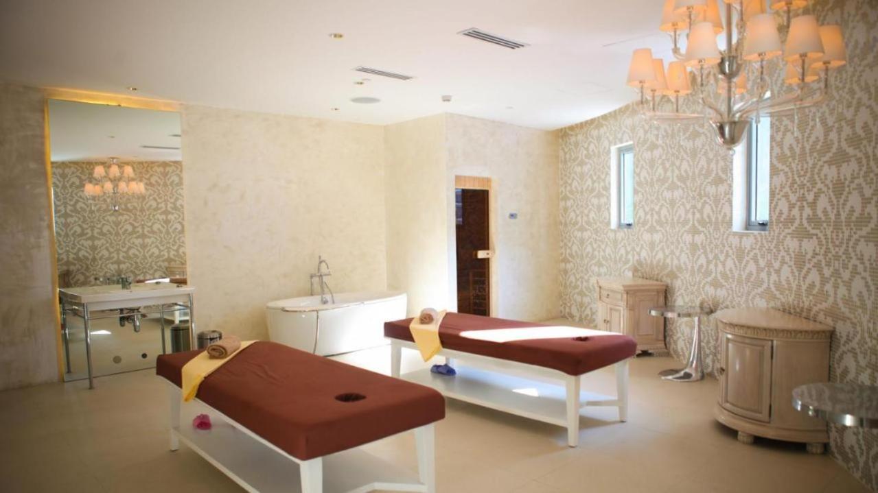 Luxury 1Bedroom Condo Unit Near Manila Airport - Azure Resort Residences