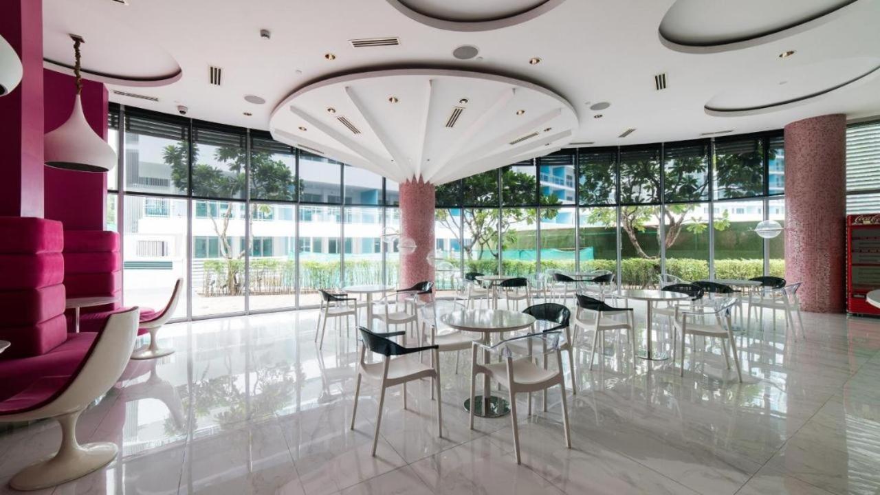 Luxury 1Bedroom Condo Unit Near Manila Airport - Azure Resort Residences