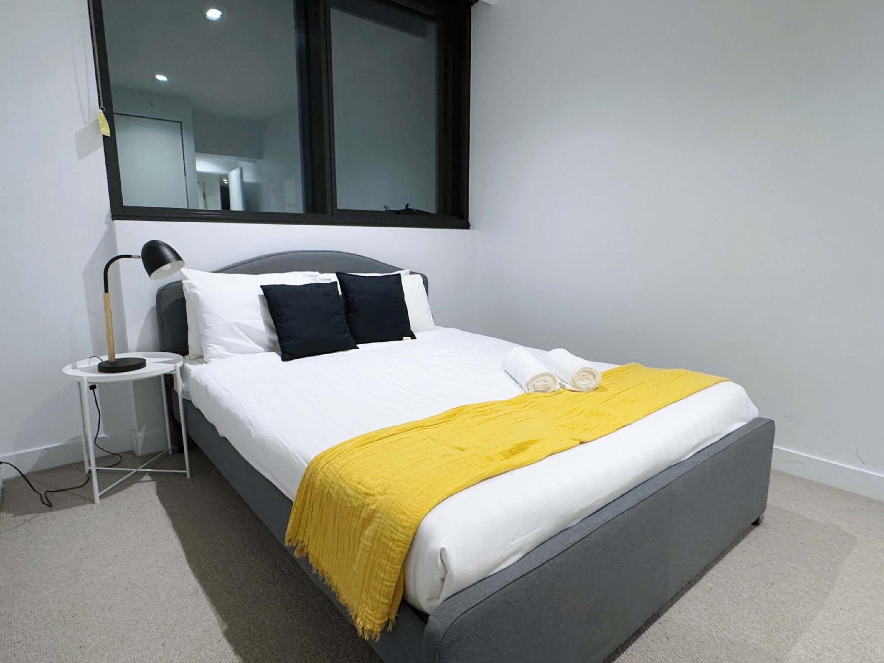 Bright & Modern 2BR Apt on Iconic Chapel Street