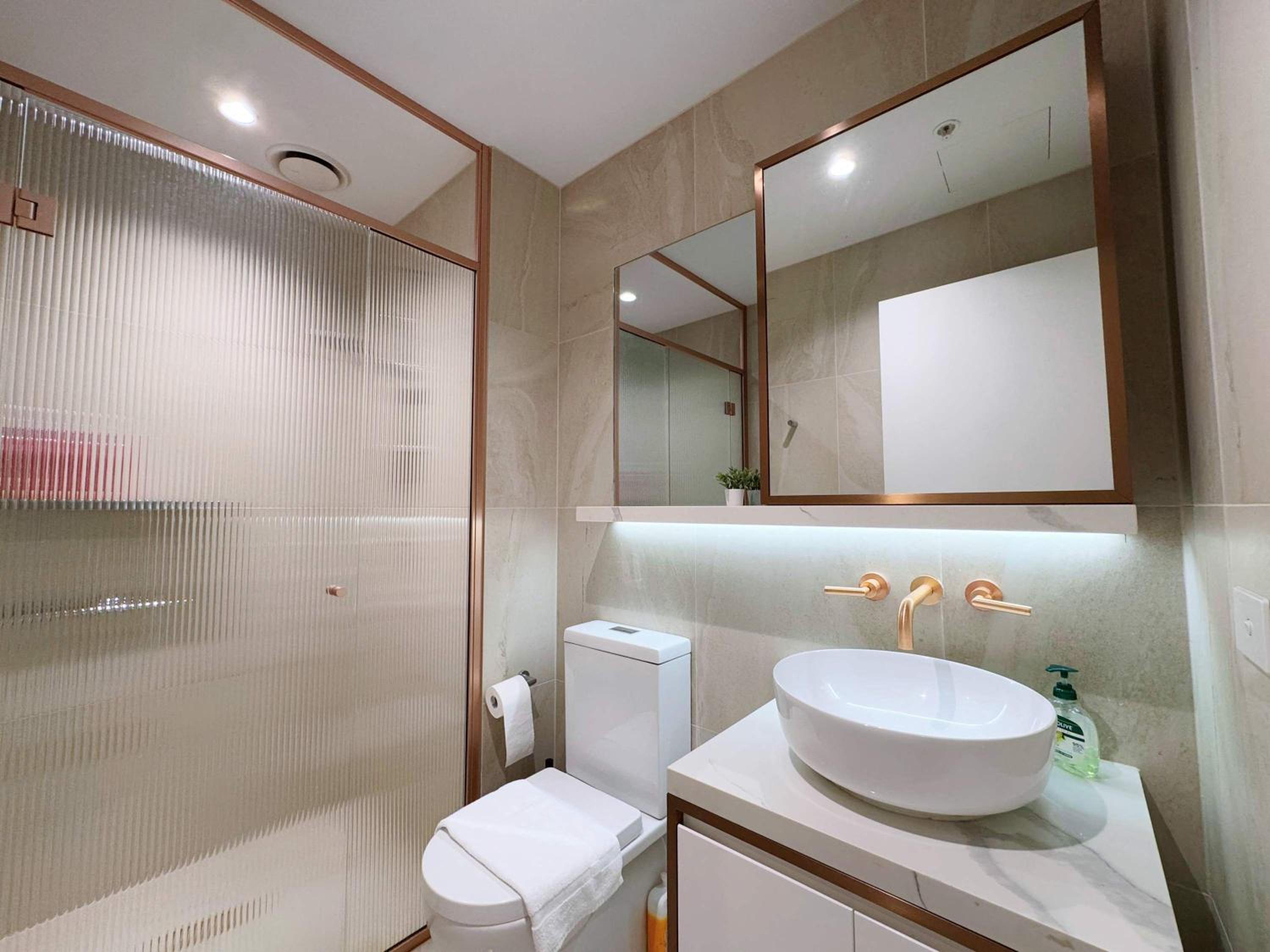 Bright & Modern 2BR Apt on Iconic Chapel Street