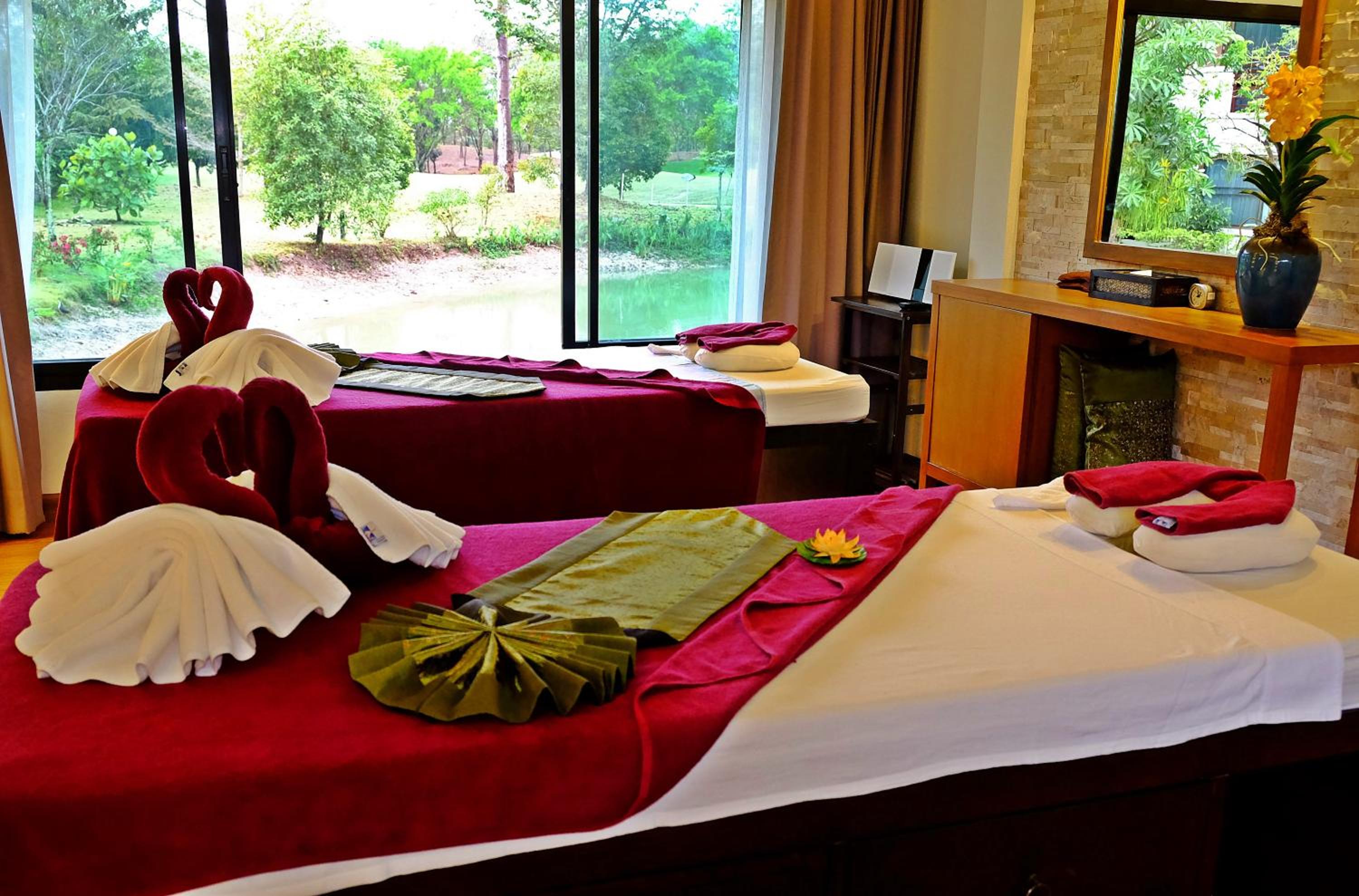 Mae Jo Golf Resort & Spa